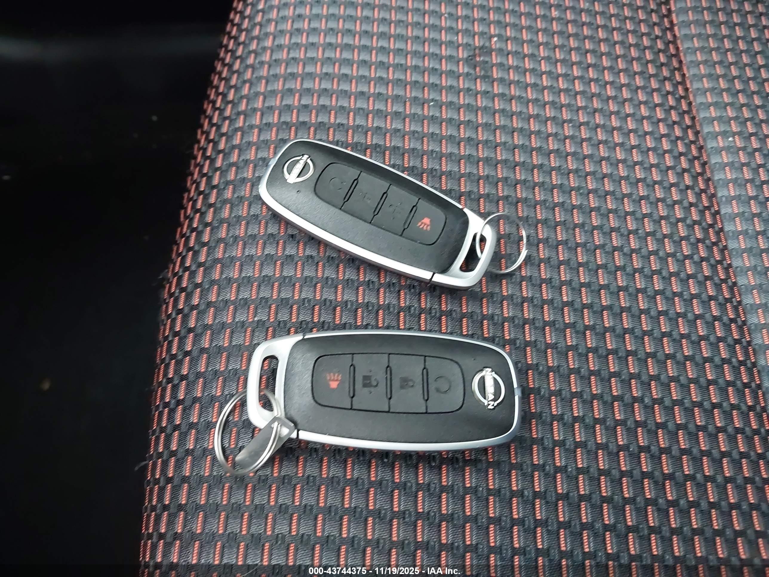 NISSAN KICKS image 11