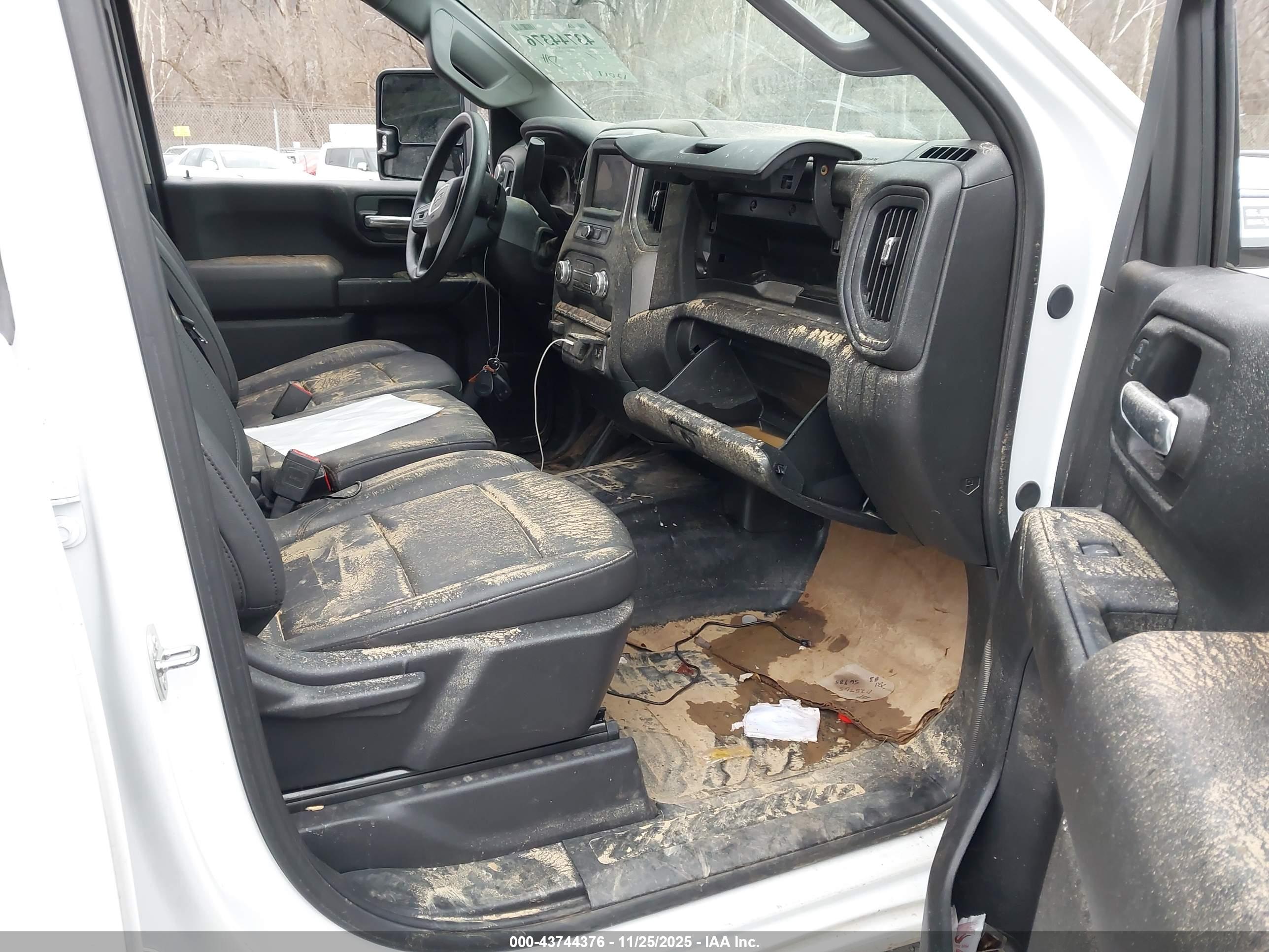 GMC SIERRA image 5