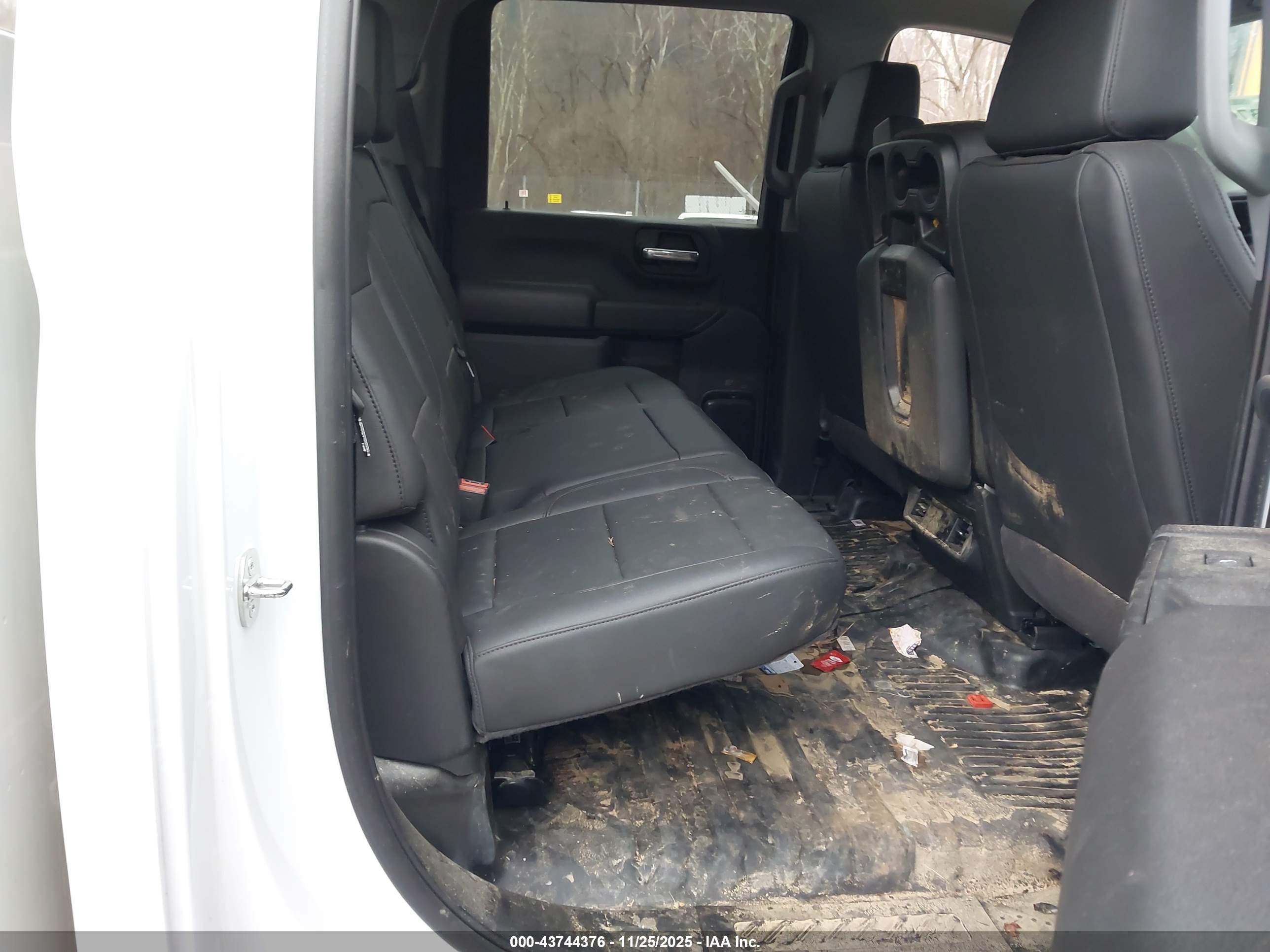 GMC SIERRA image 8