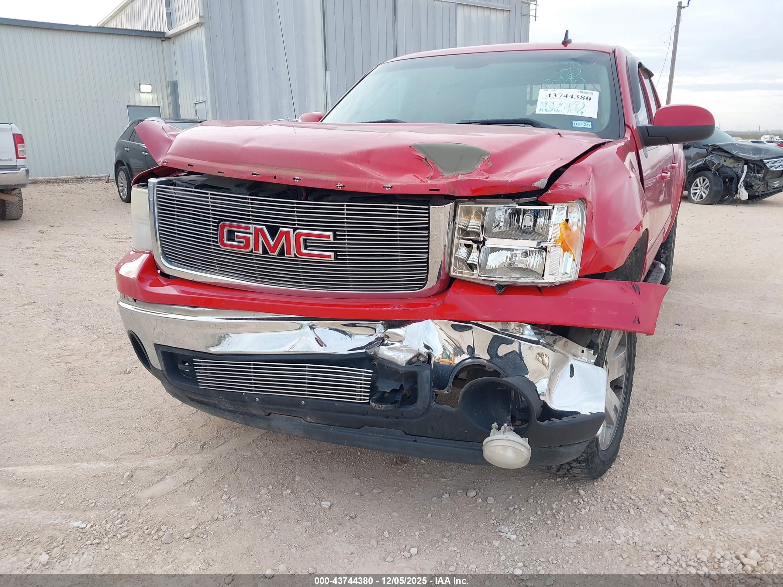 GMC SIERRA image 6
