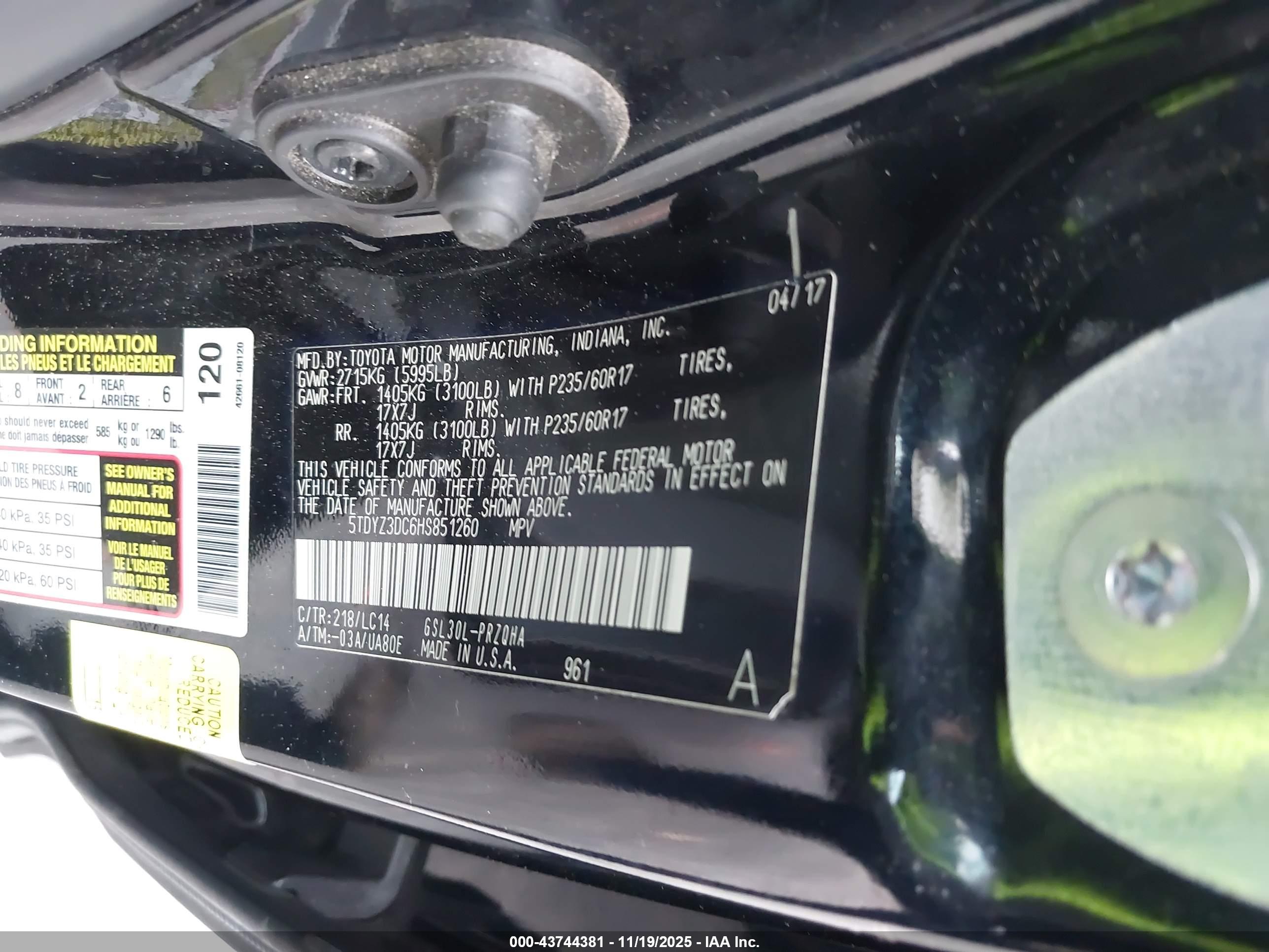 TOYOTA SIENNA image 9