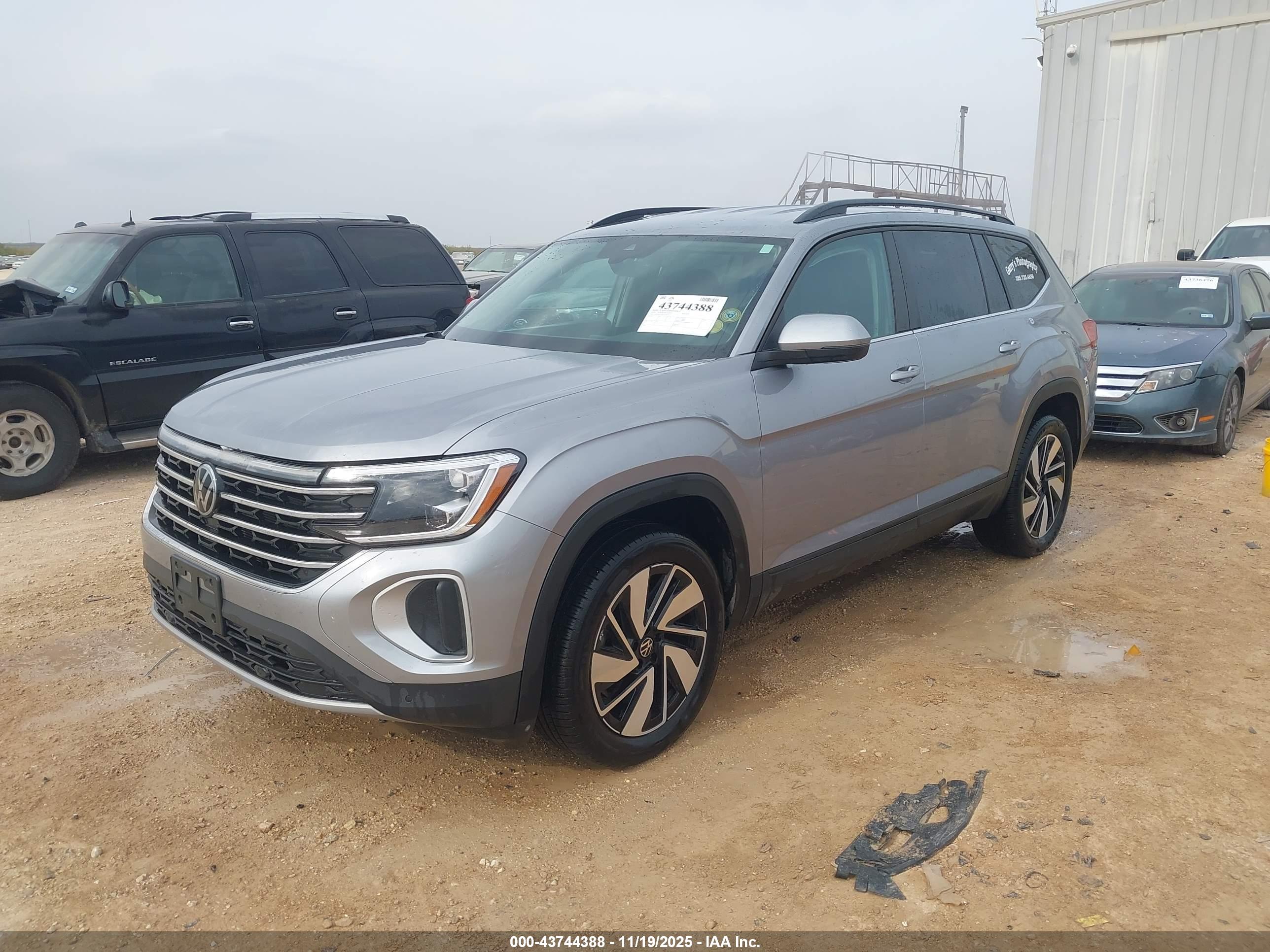 VOLKSWAGEN ATLAS image 2