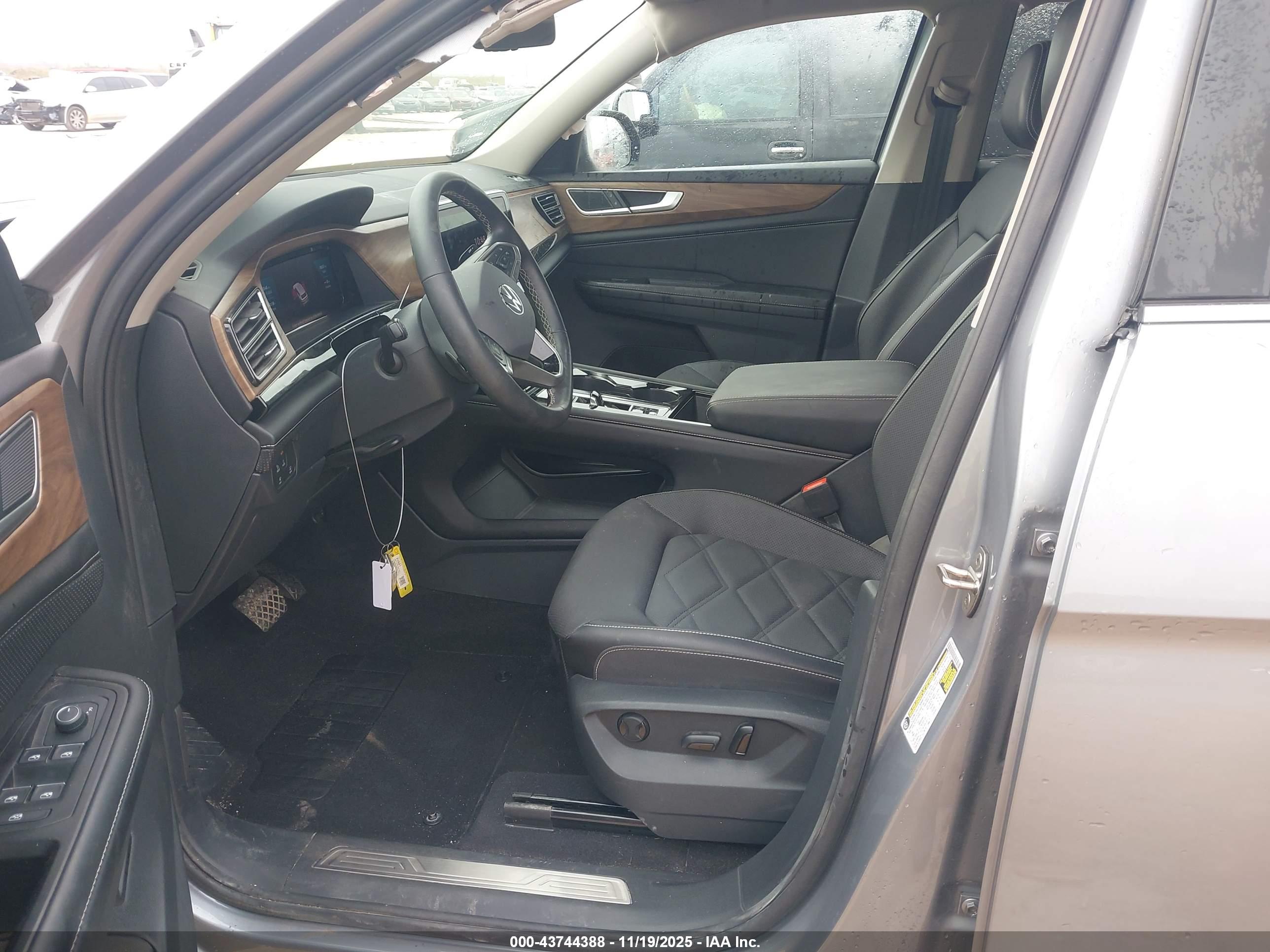 VOLKSWAGEN ATLAS image 5