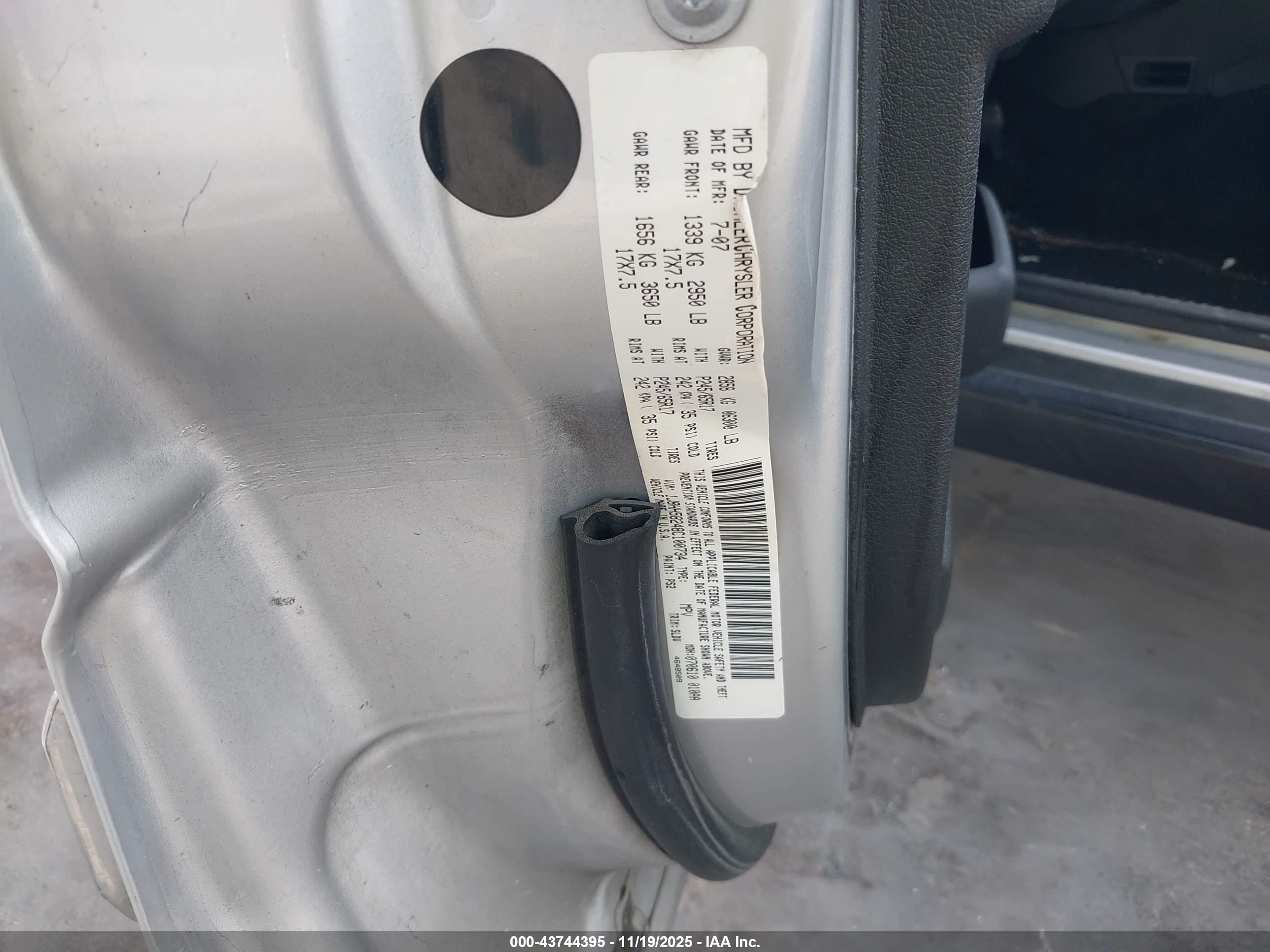 JEEP COMMANDER image 9