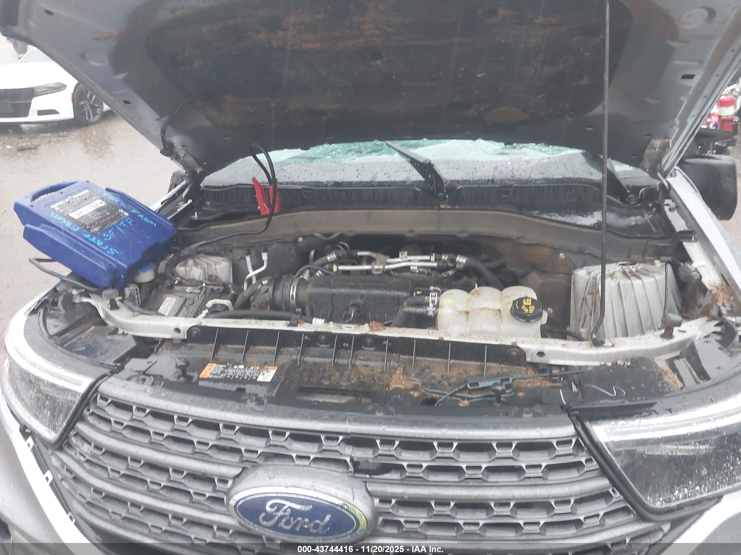 FORD EXPLORER image 10