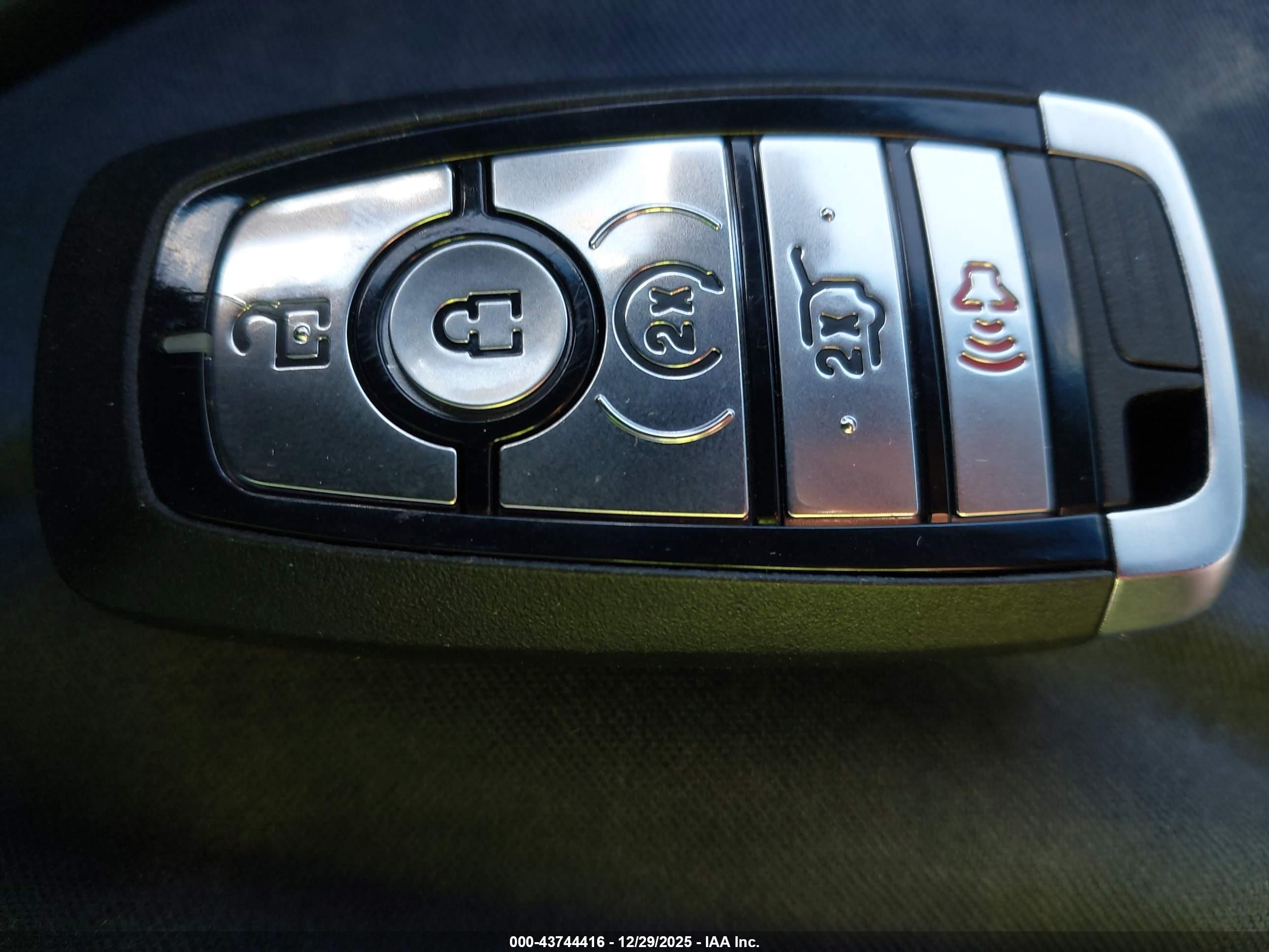 FORD EXPLORER image 11