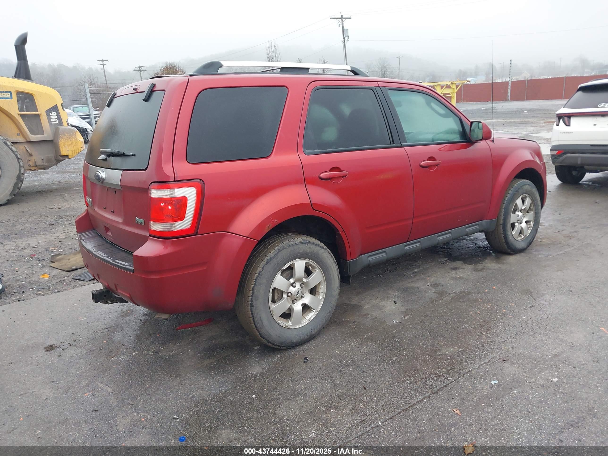 FORD ESCAPE image 4