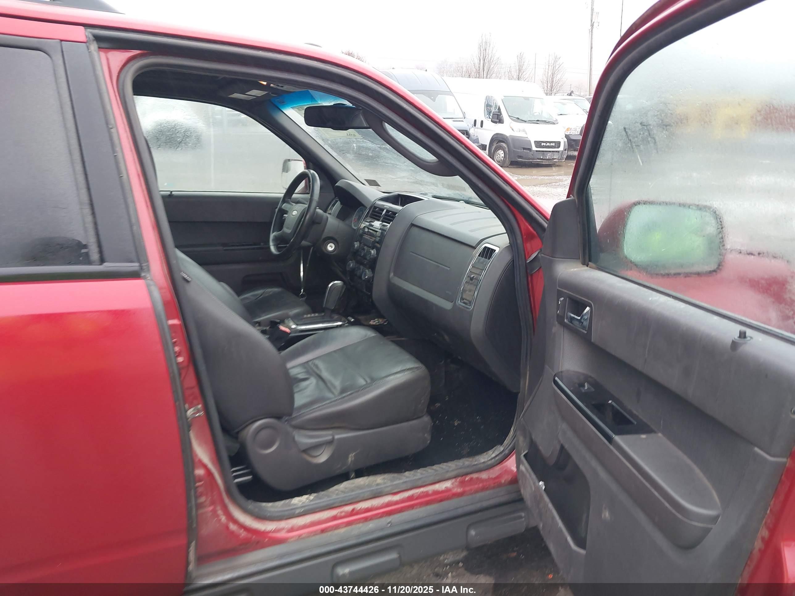 FORD ESCAPE image 5