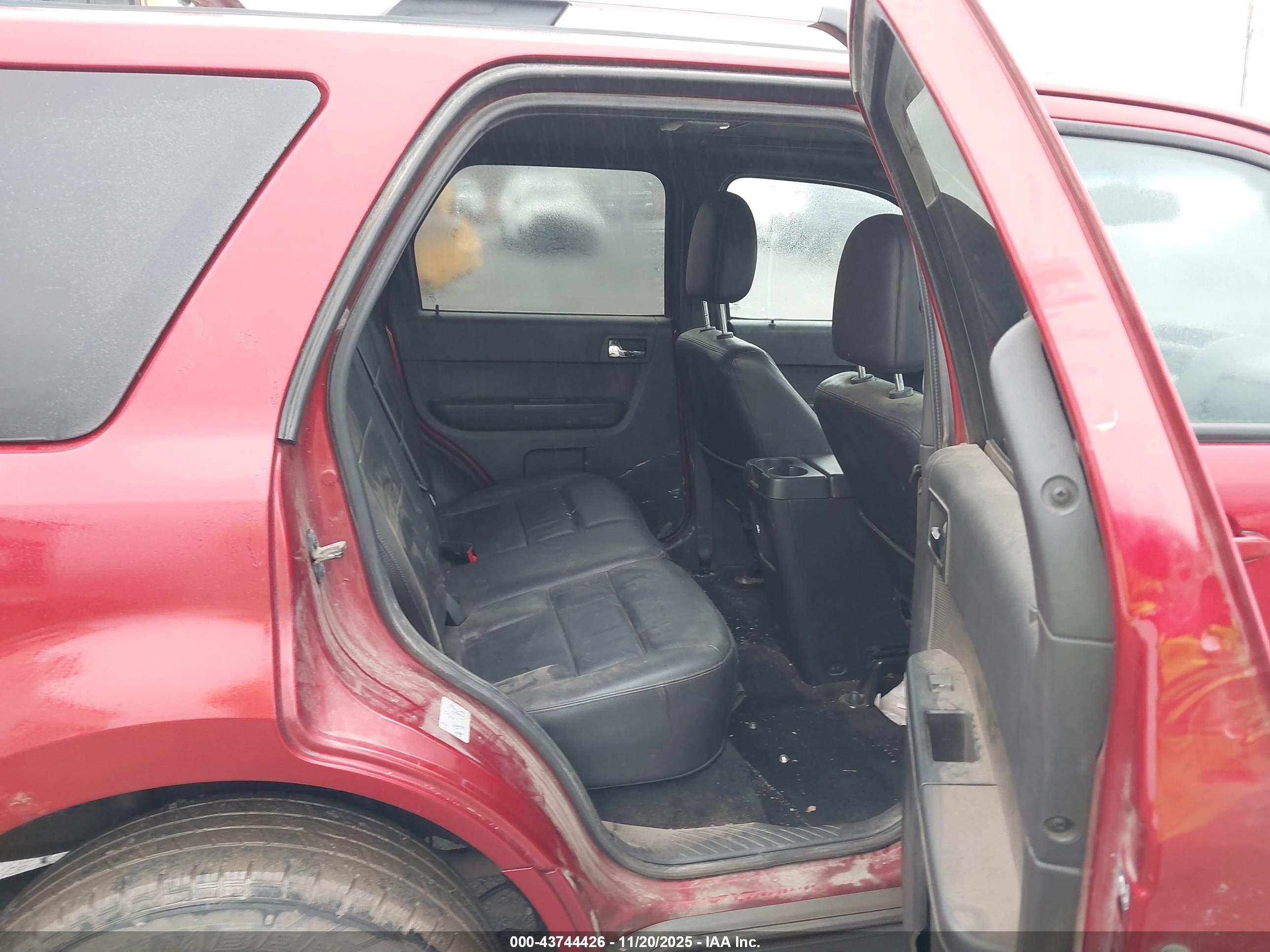 FORD ESCAPE image 8