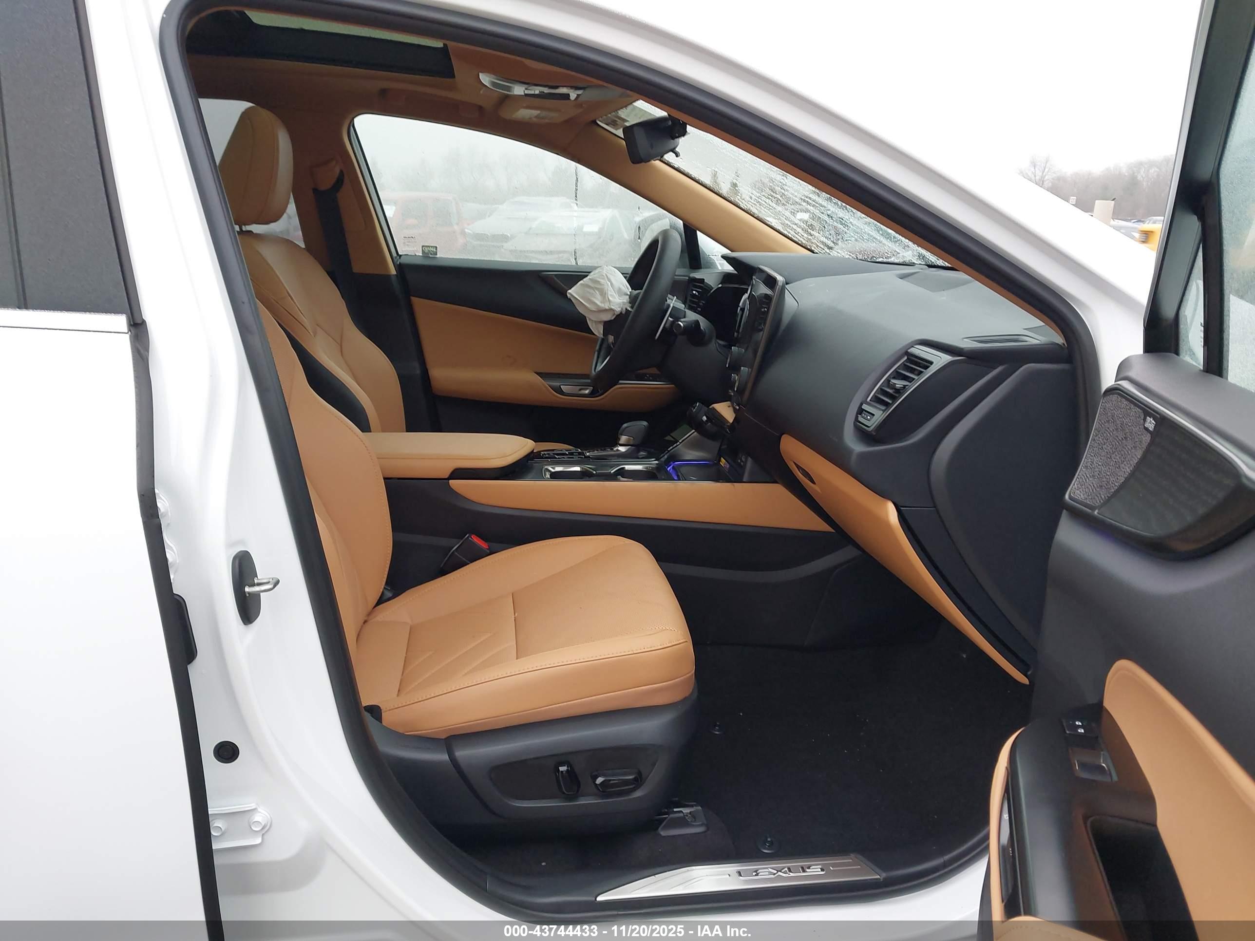 LEXUS NX image 5