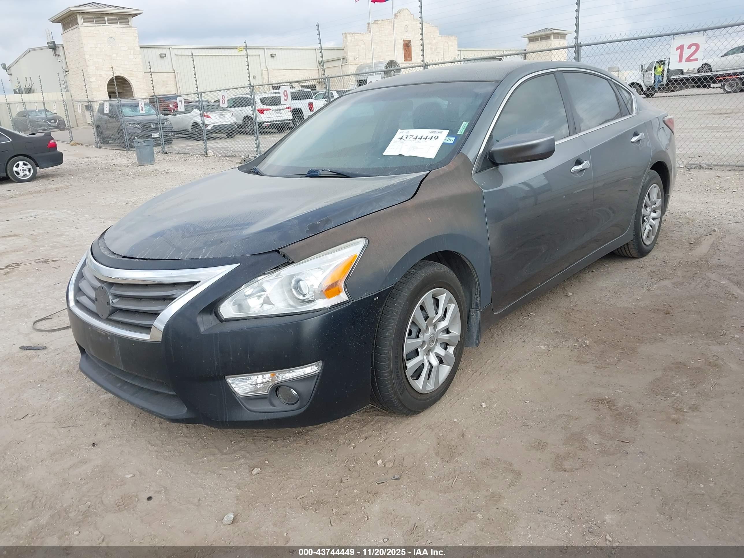 NISSAN ALTIMA image 2