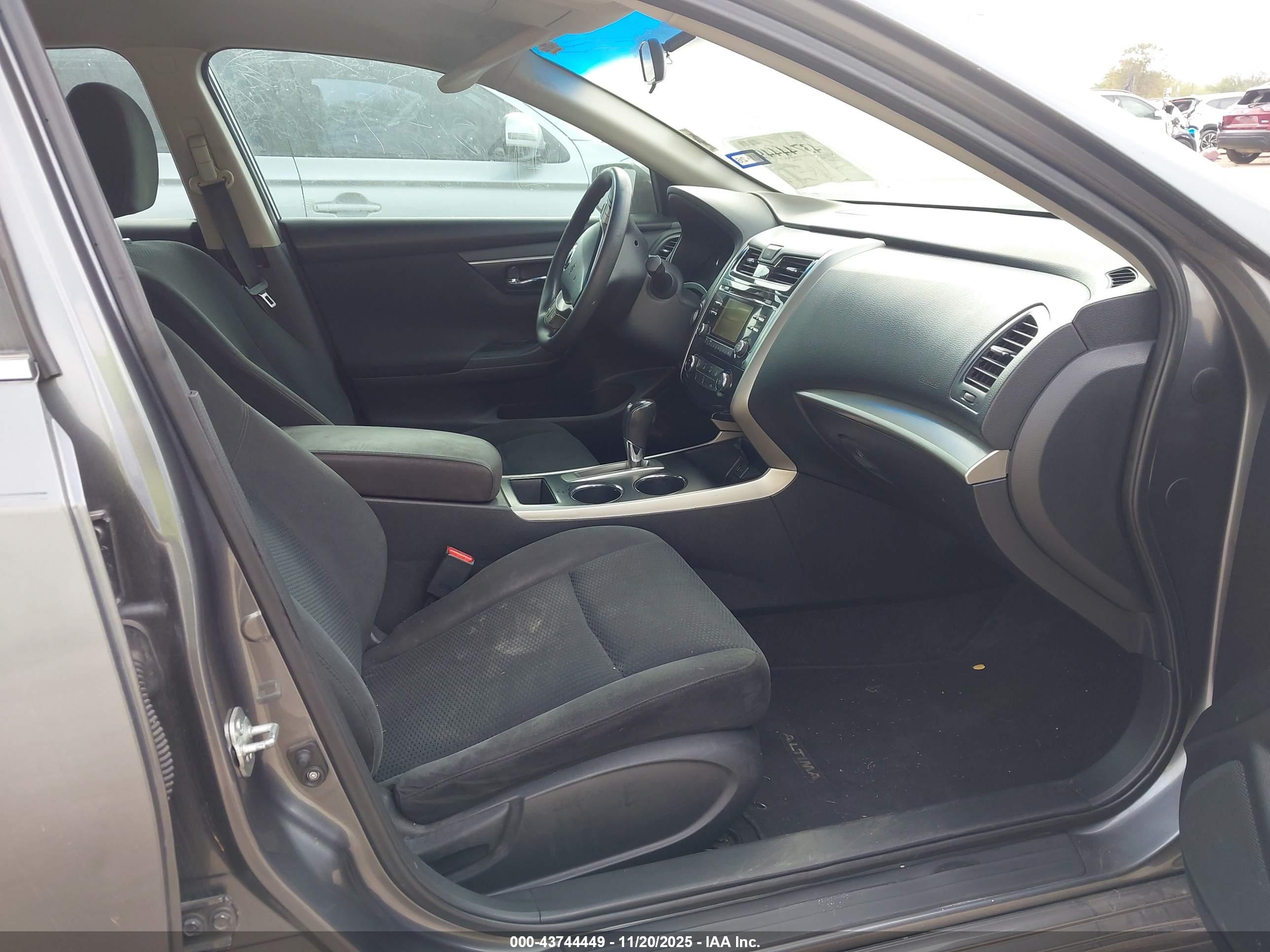 NISSAN ALTIMA image 5