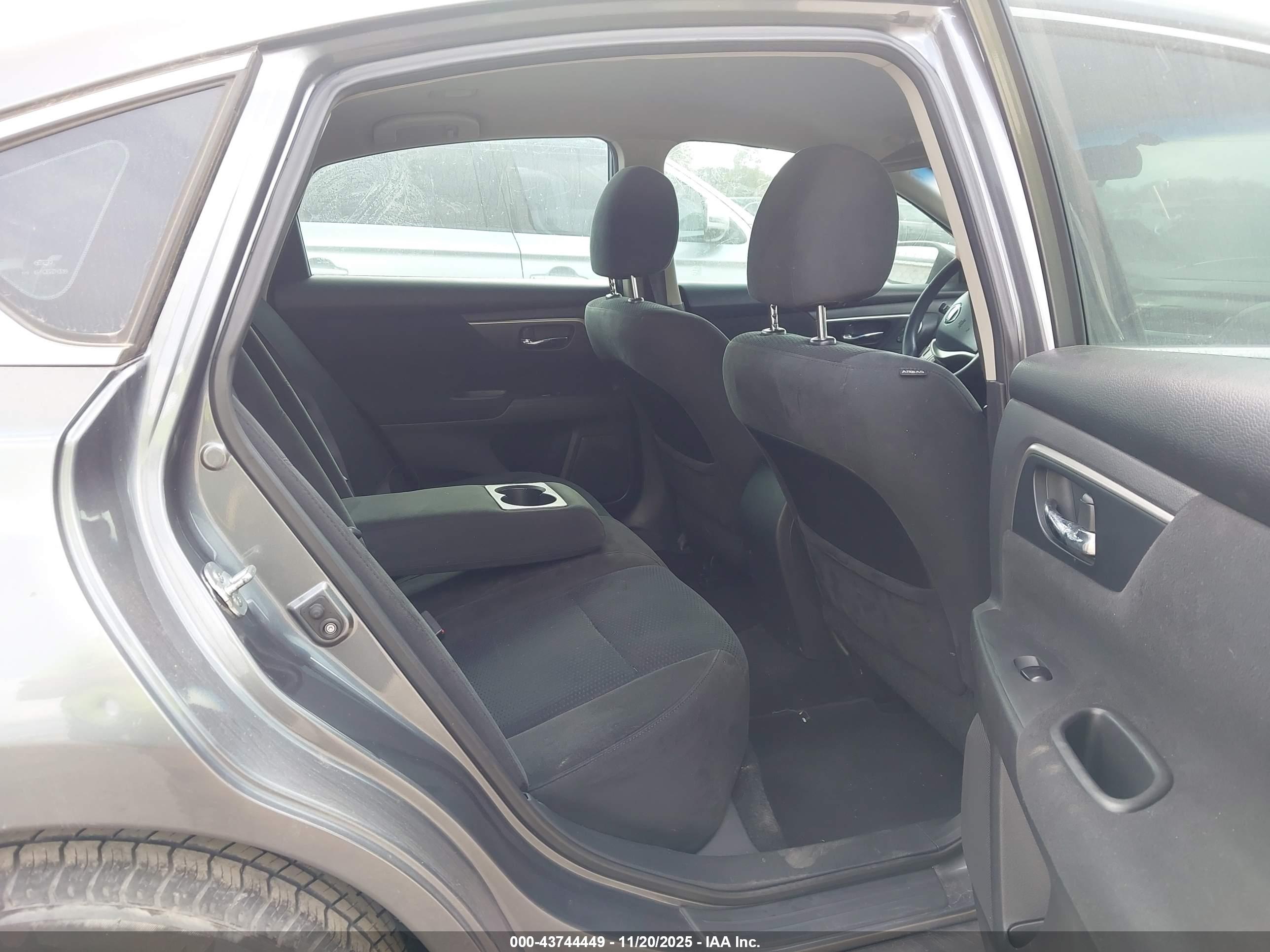 NISSAN ALTIMA image 8