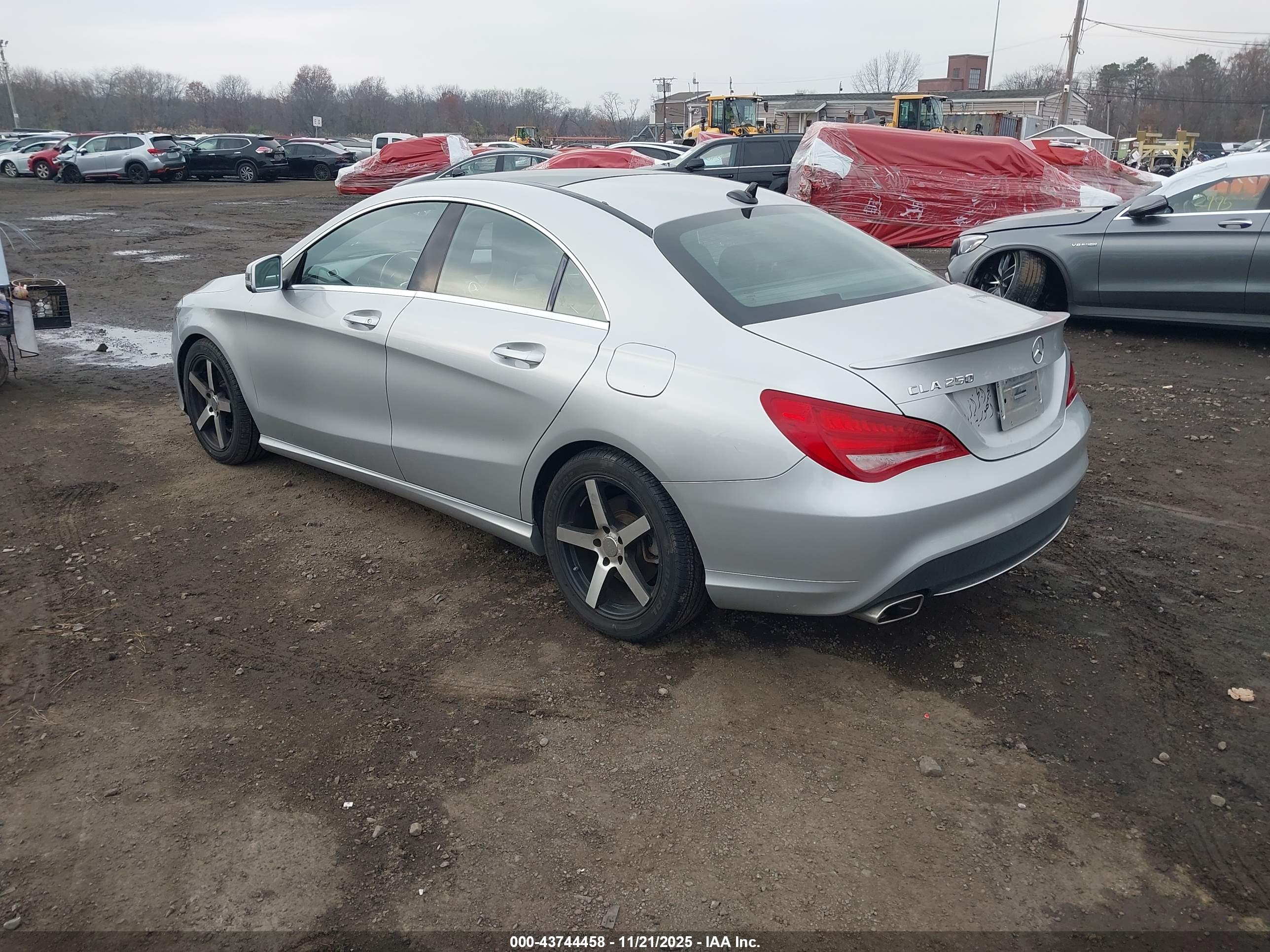MERCEDES-BENZ CLA image 3