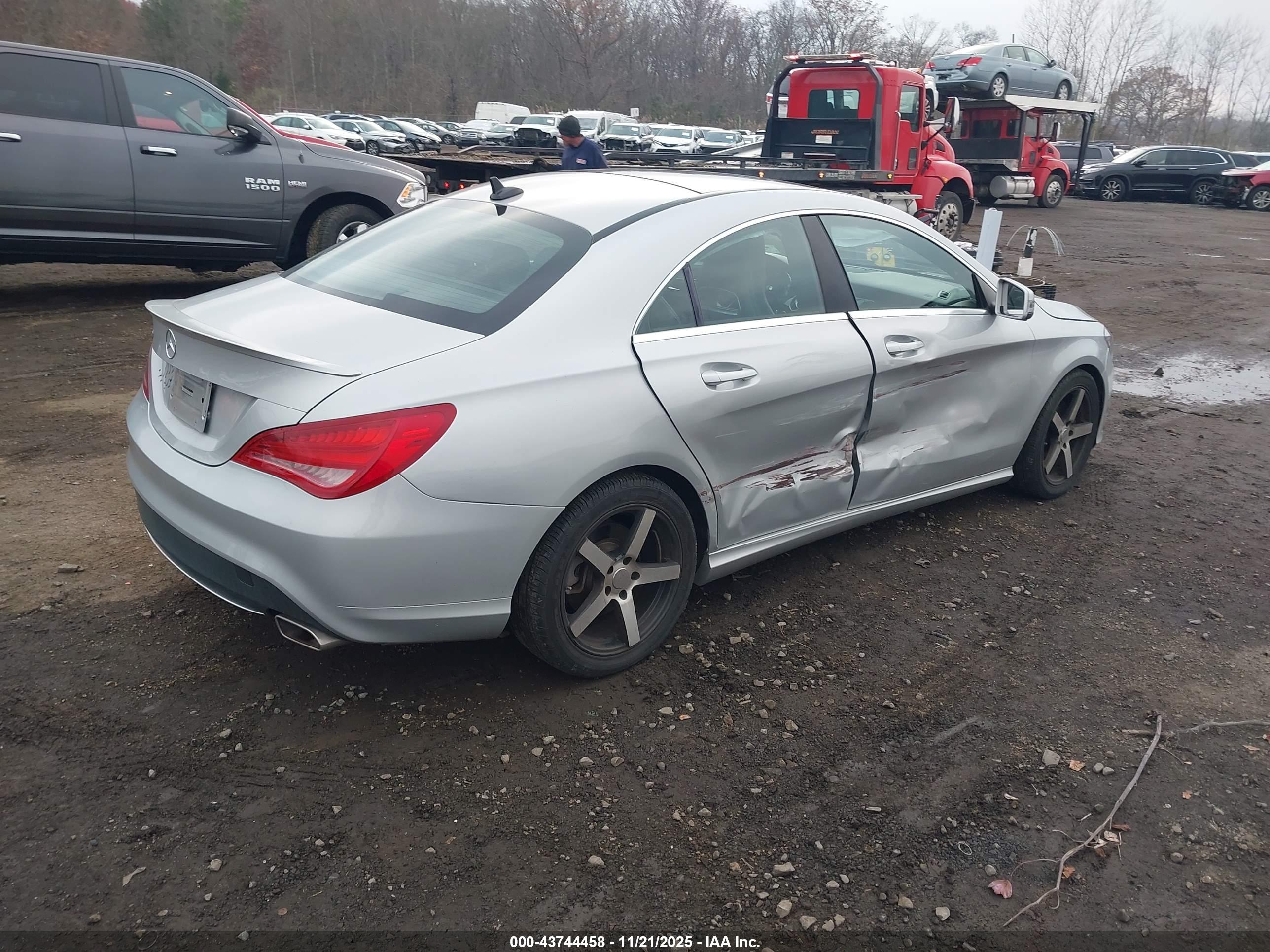 MERCEDES-BENZ CLA image 4