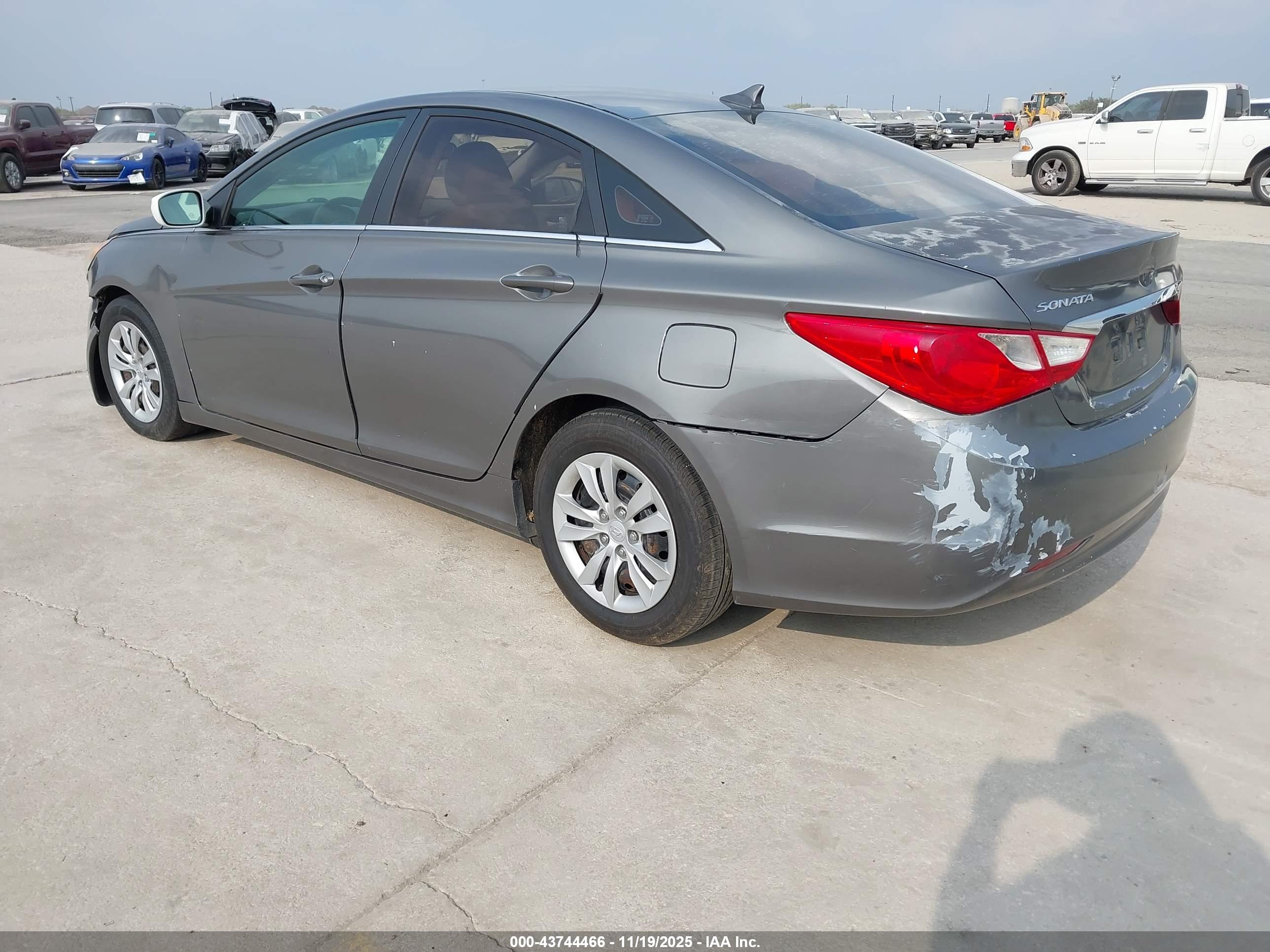 HYUNDAI SONATA image 3