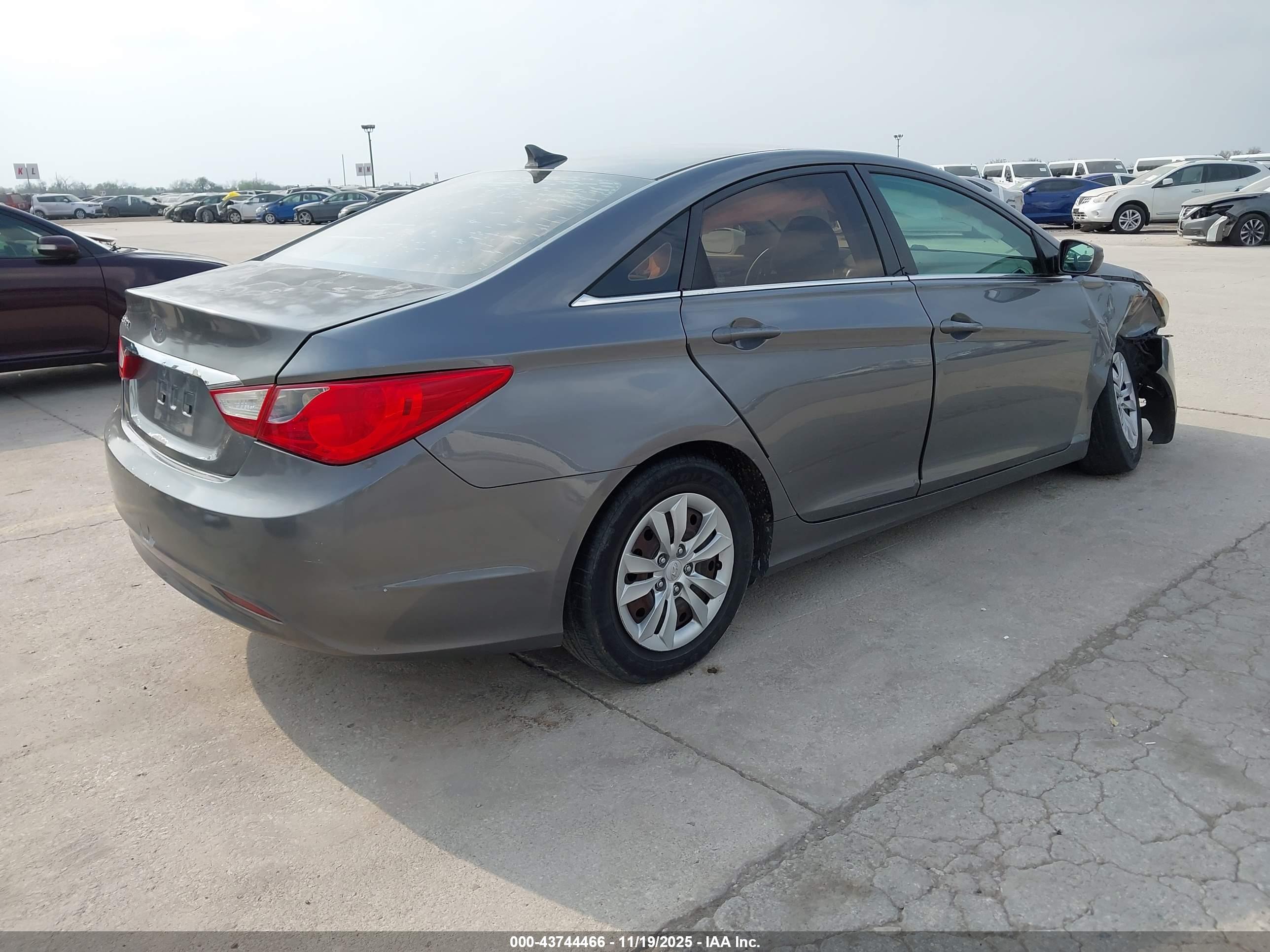 HYUNDAI SONATA image 4
