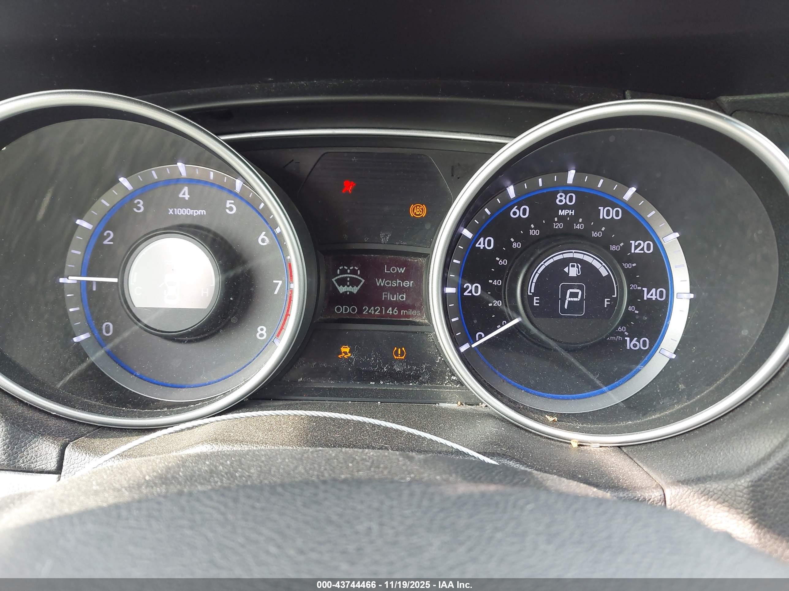HYUNDAI SONATA image 7