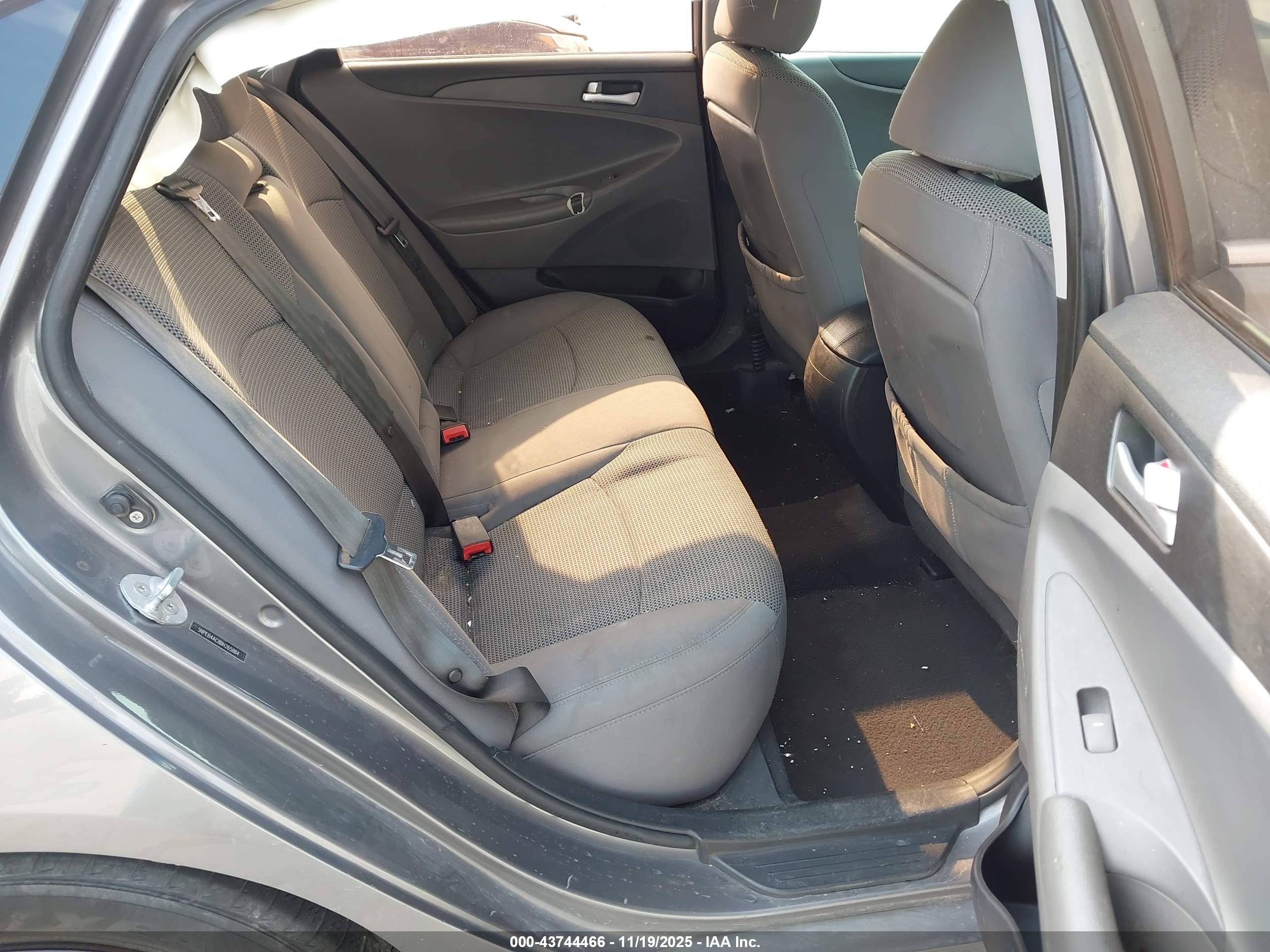 HYUNDAI SONATA image 8