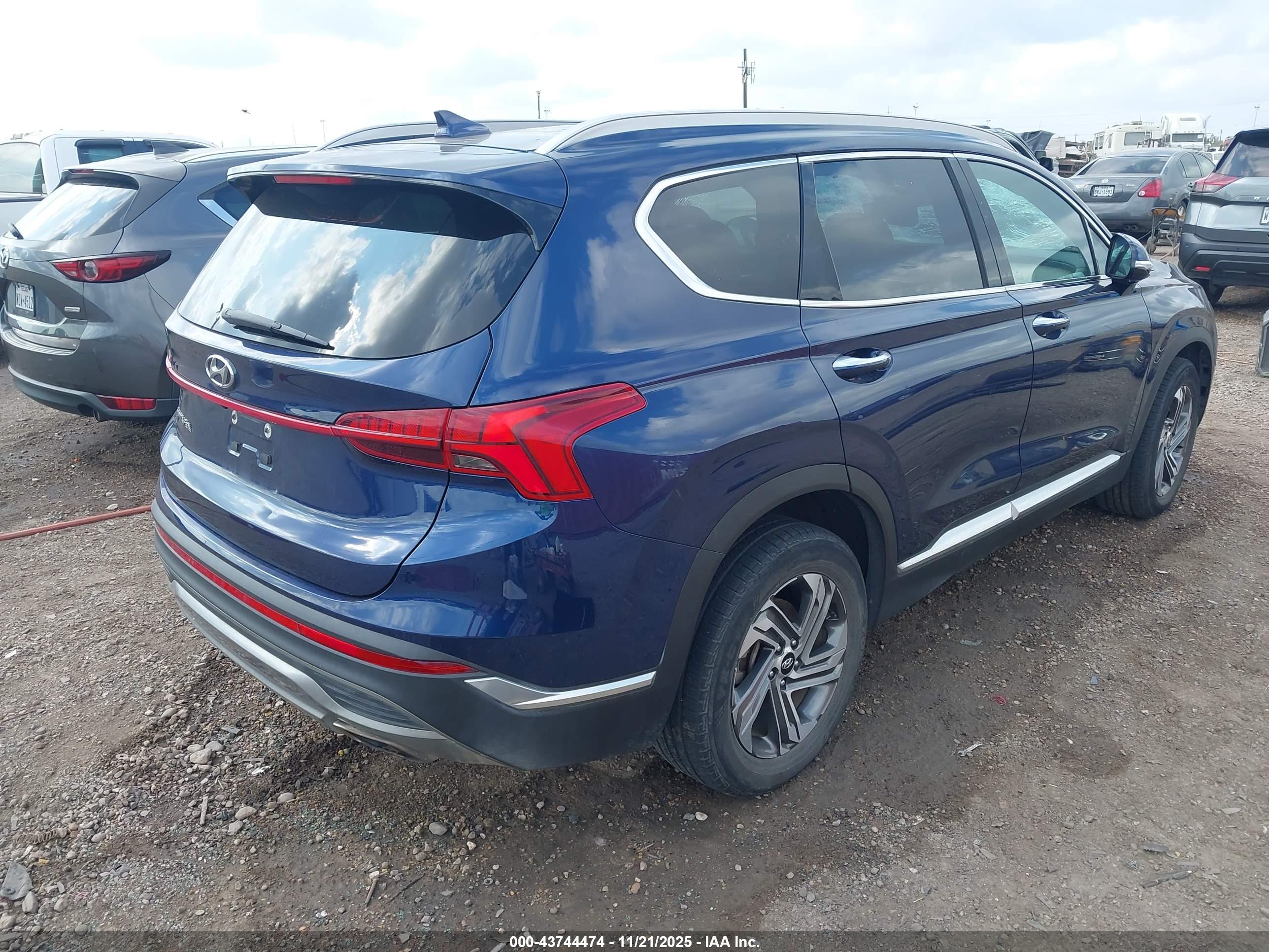 HYUNDAI SANTA image 4