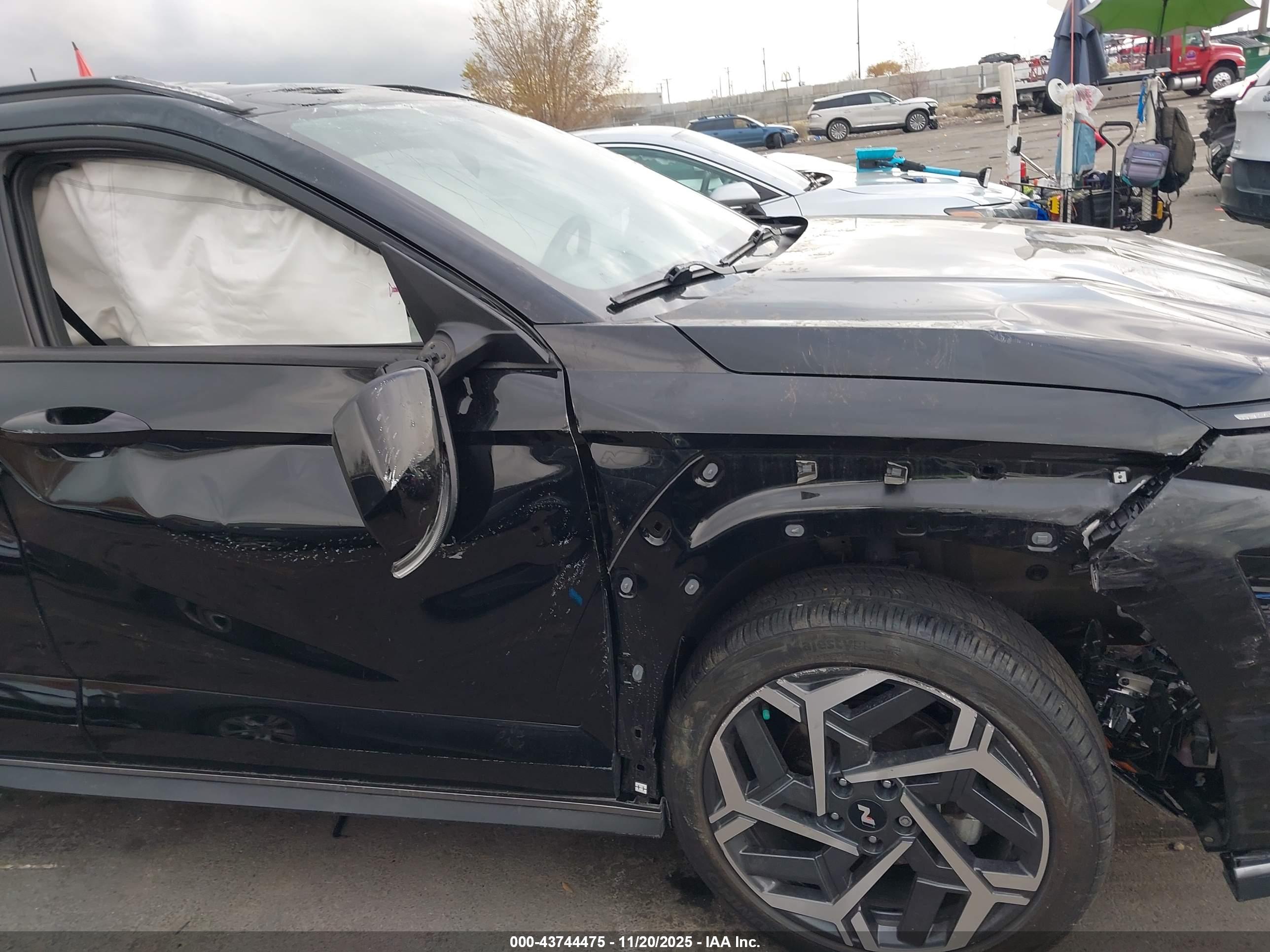 HYUNDAI KONA image 6