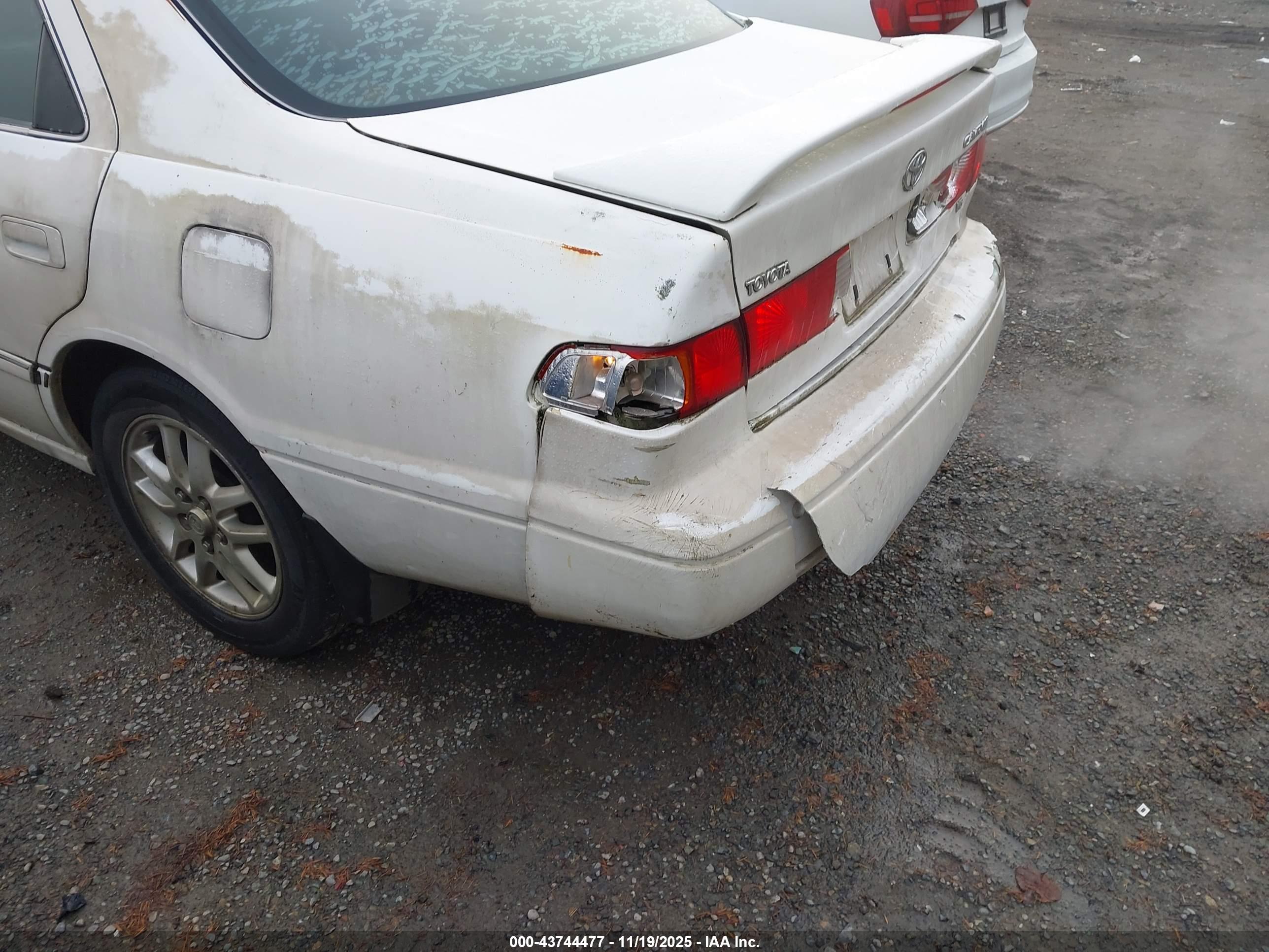 TOYOTA CAMRY image 6