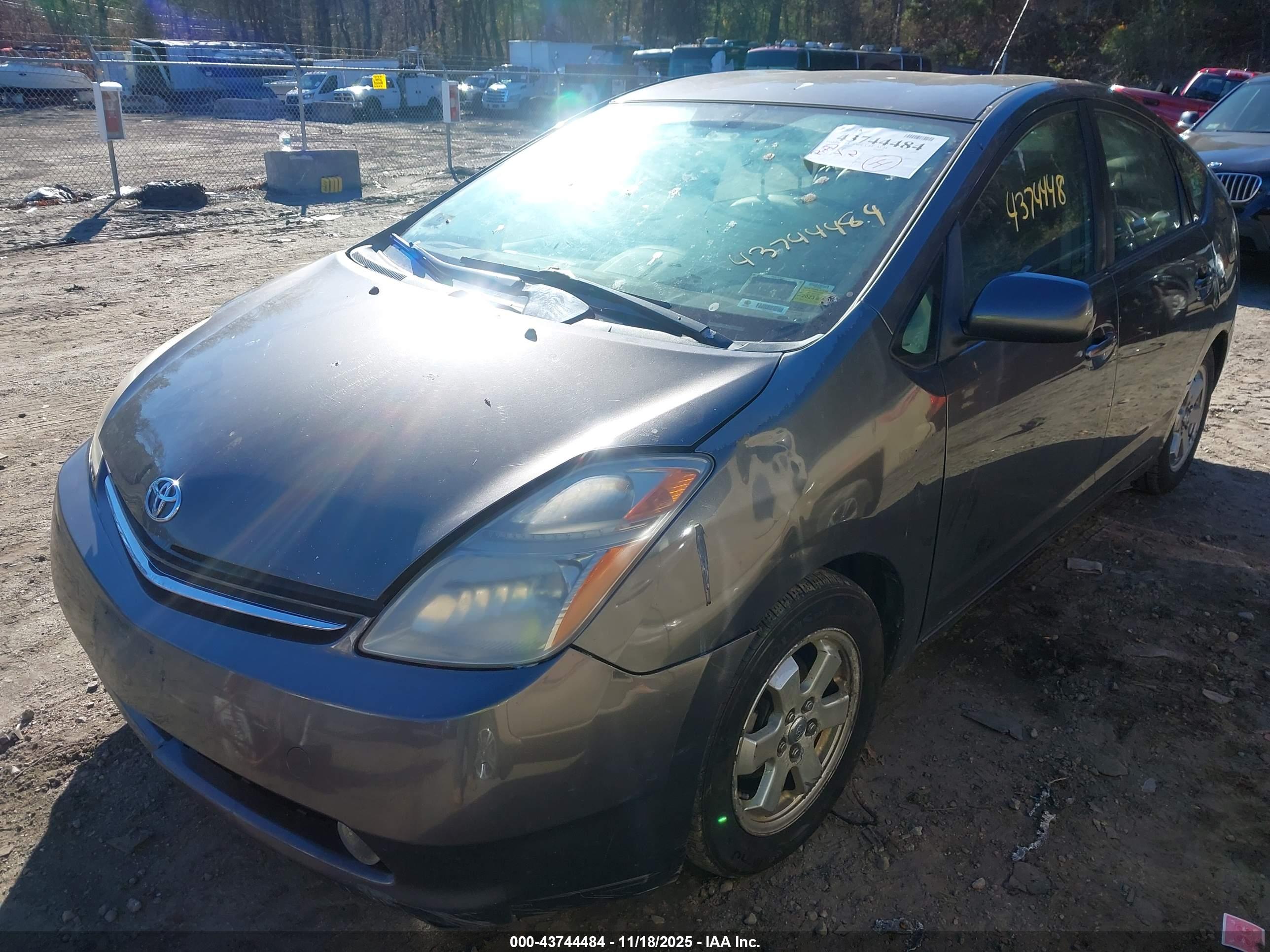 TOYOTA PRIUS image 2