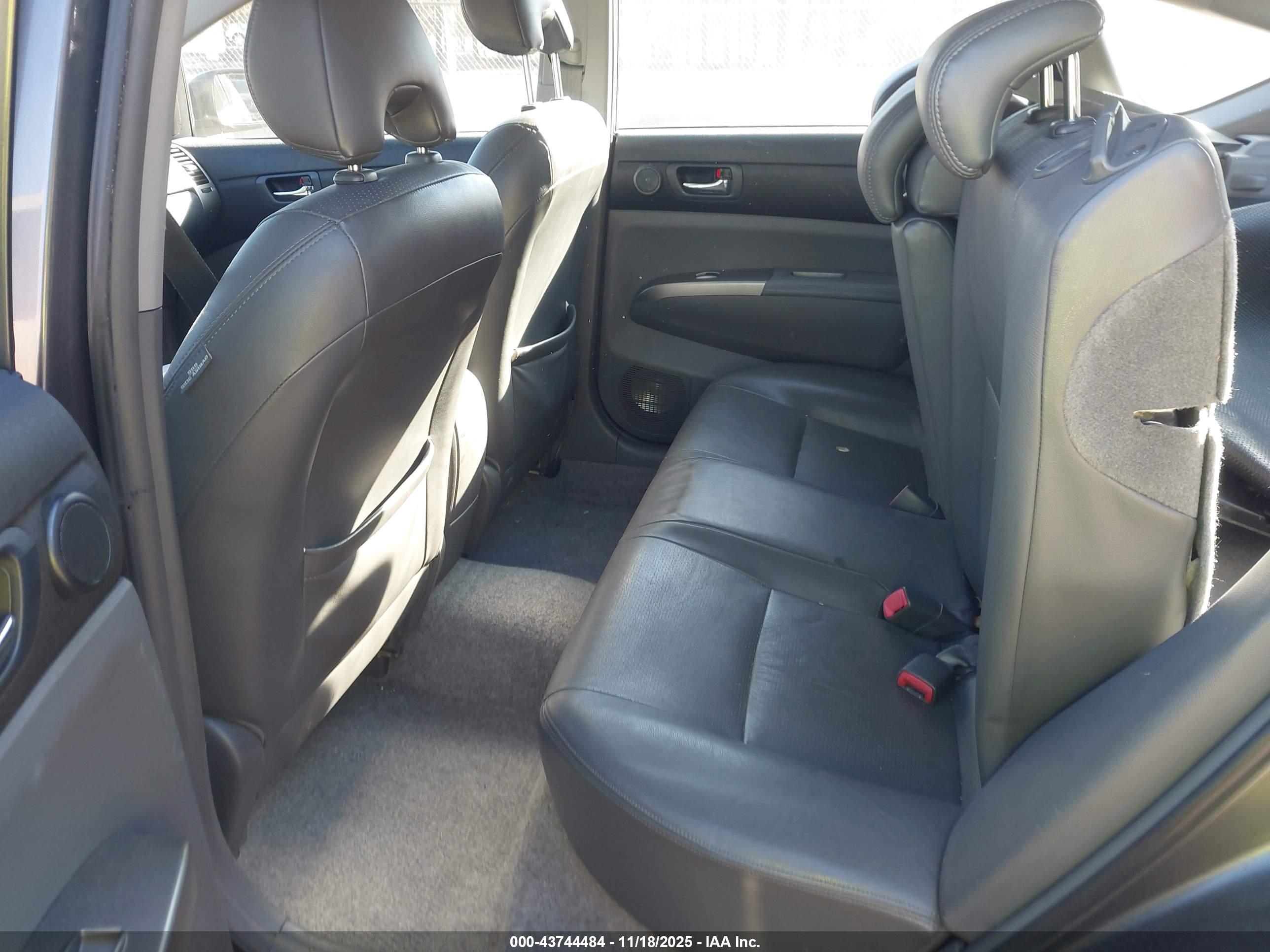 TOYOTA PRIUS image 8