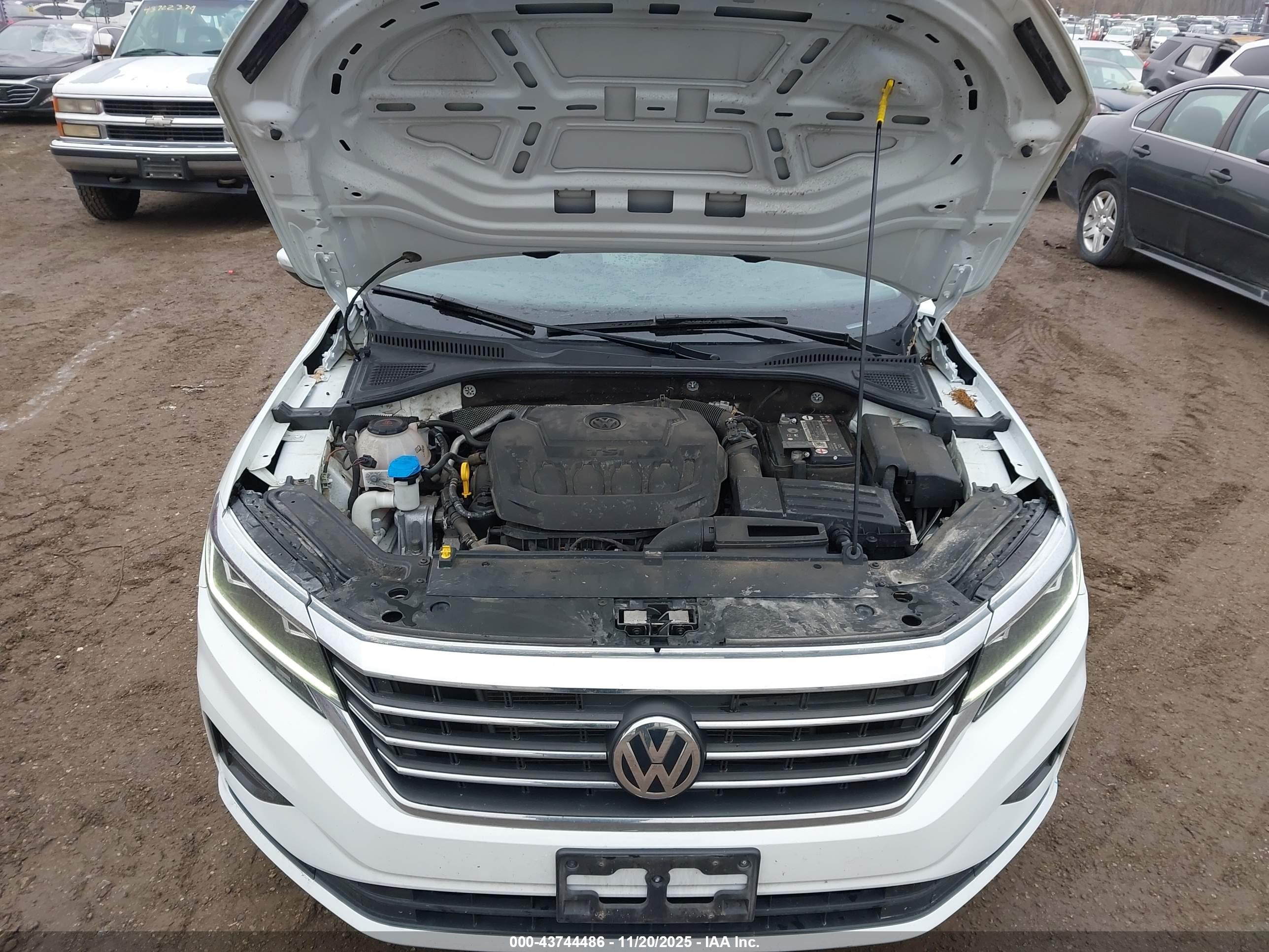 VOLKSWAGEN PASSAT image 10