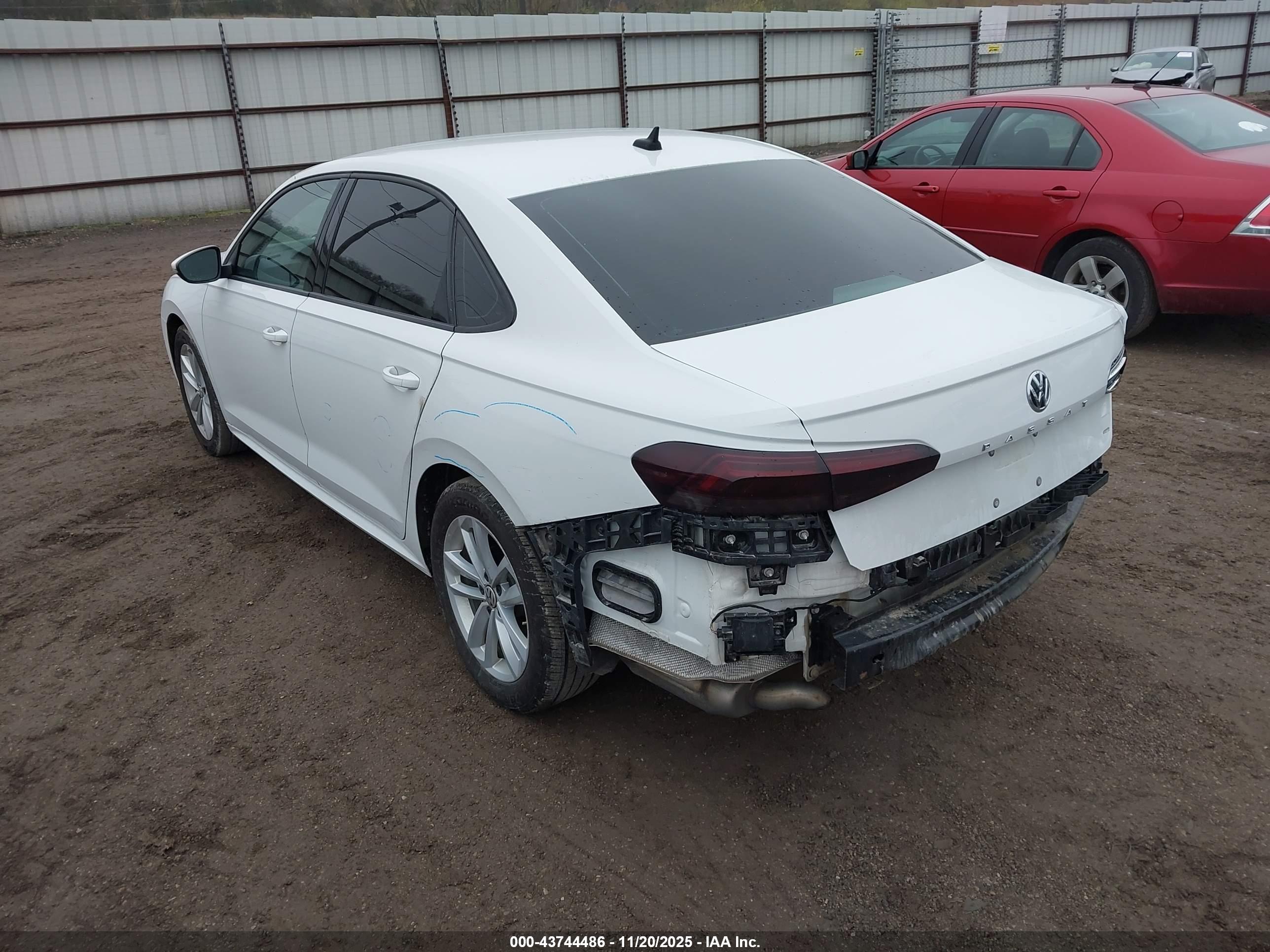 VOLKSWAGEN PASSAT image 3