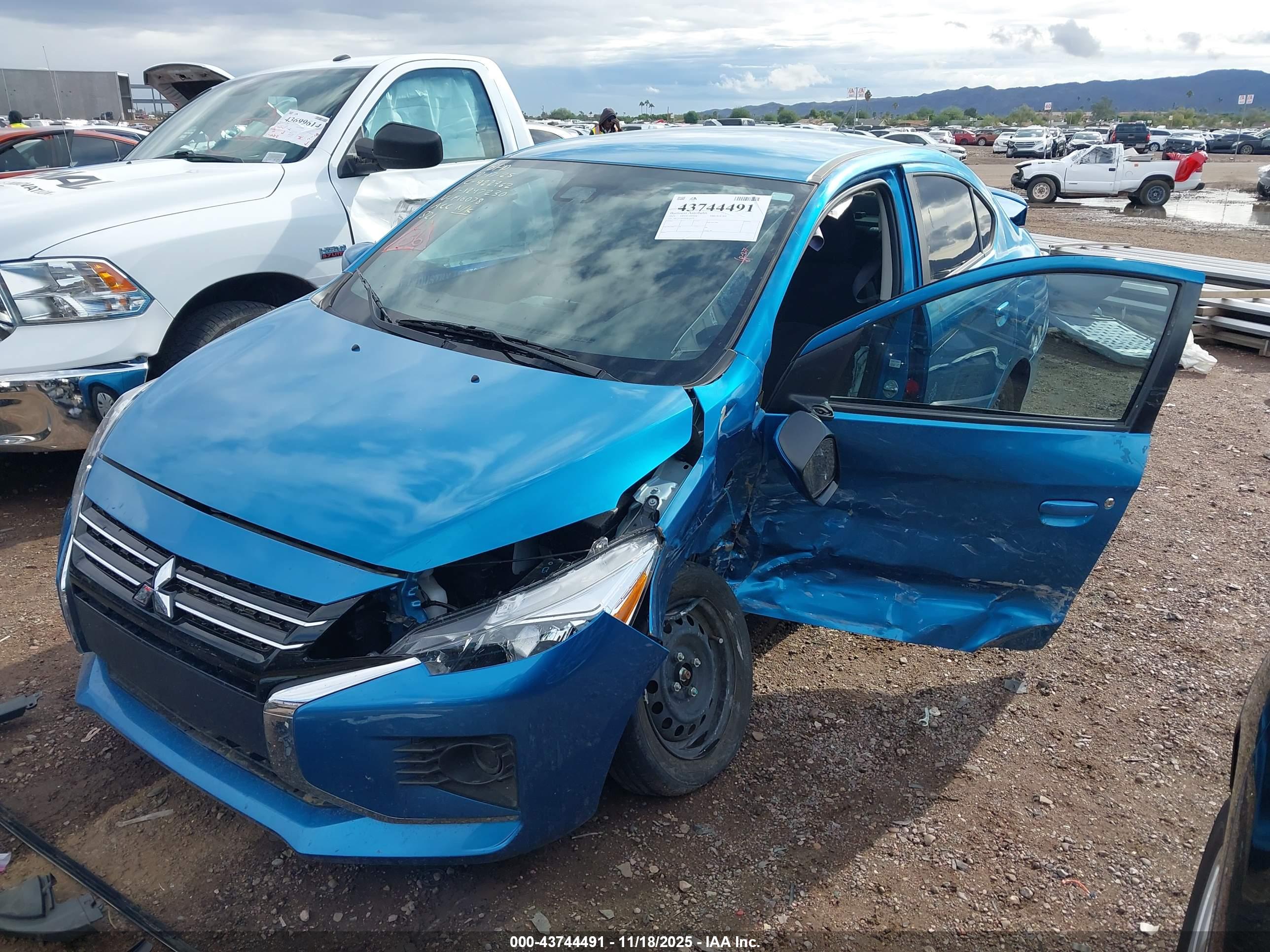 MITSUBISHI MIRAGE image 2