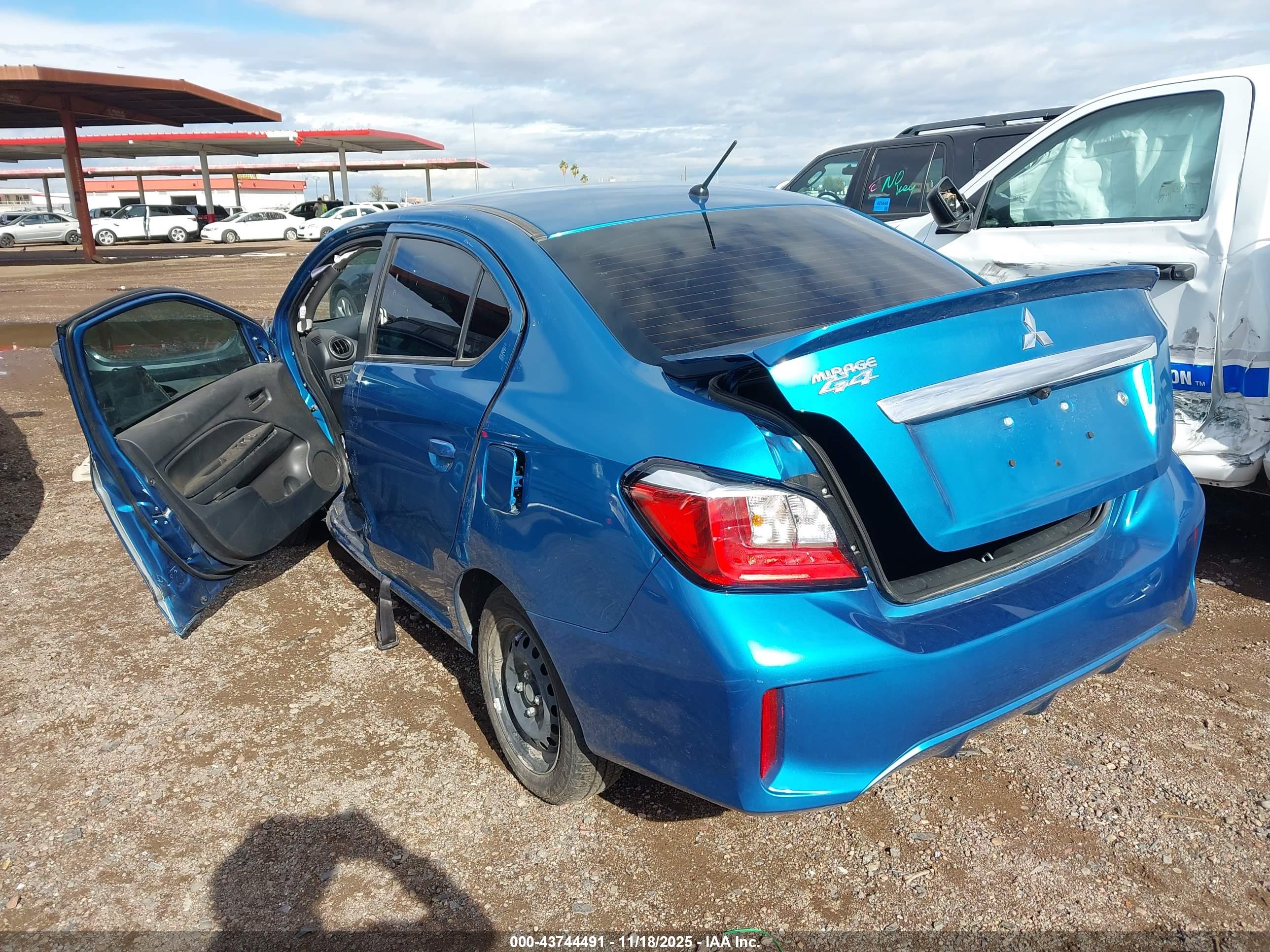 MITSUBISHI MIRAGE image 3