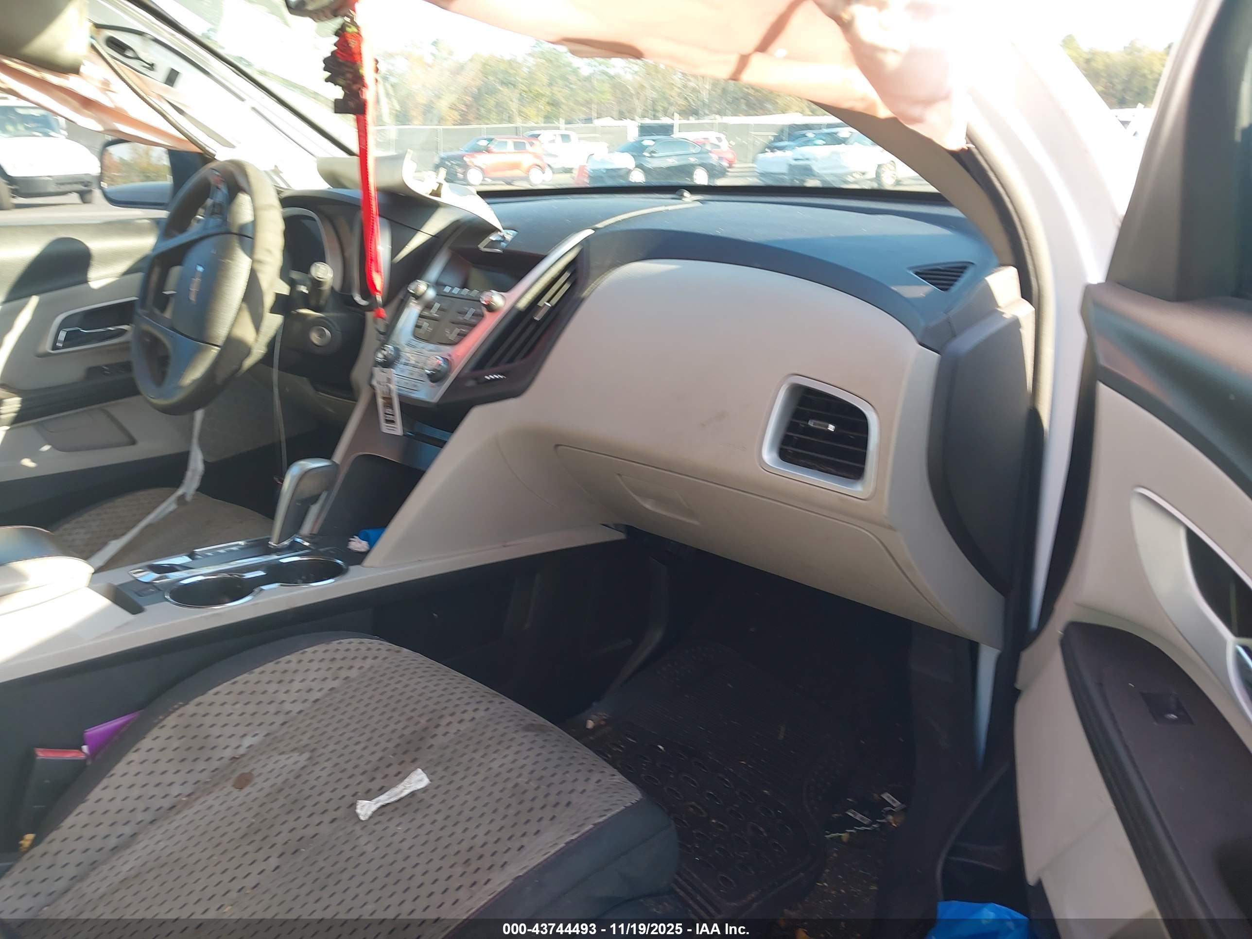 CHEVROLET EQUINOX image 5