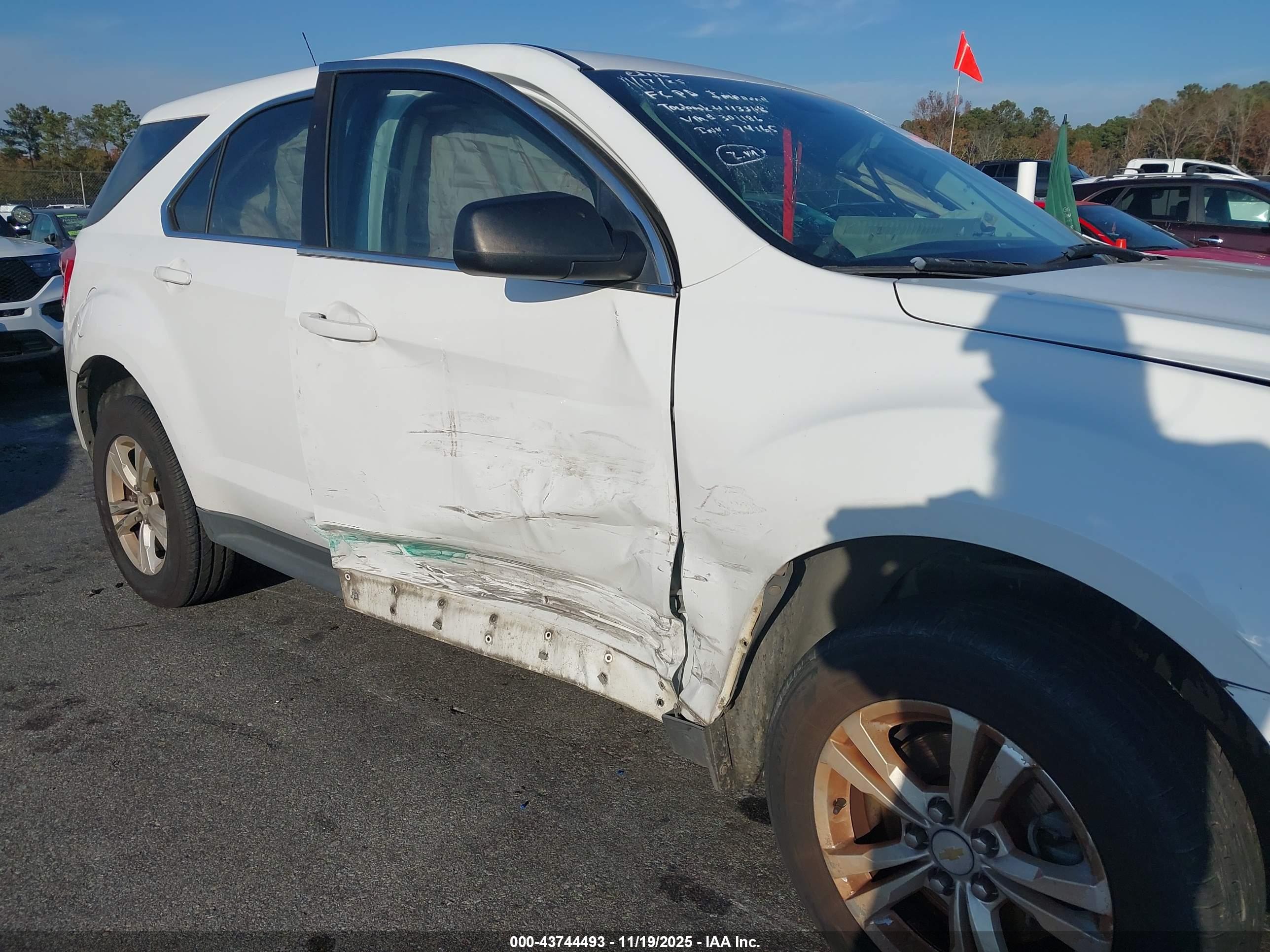 CHEVROLET EQUINOX image 6