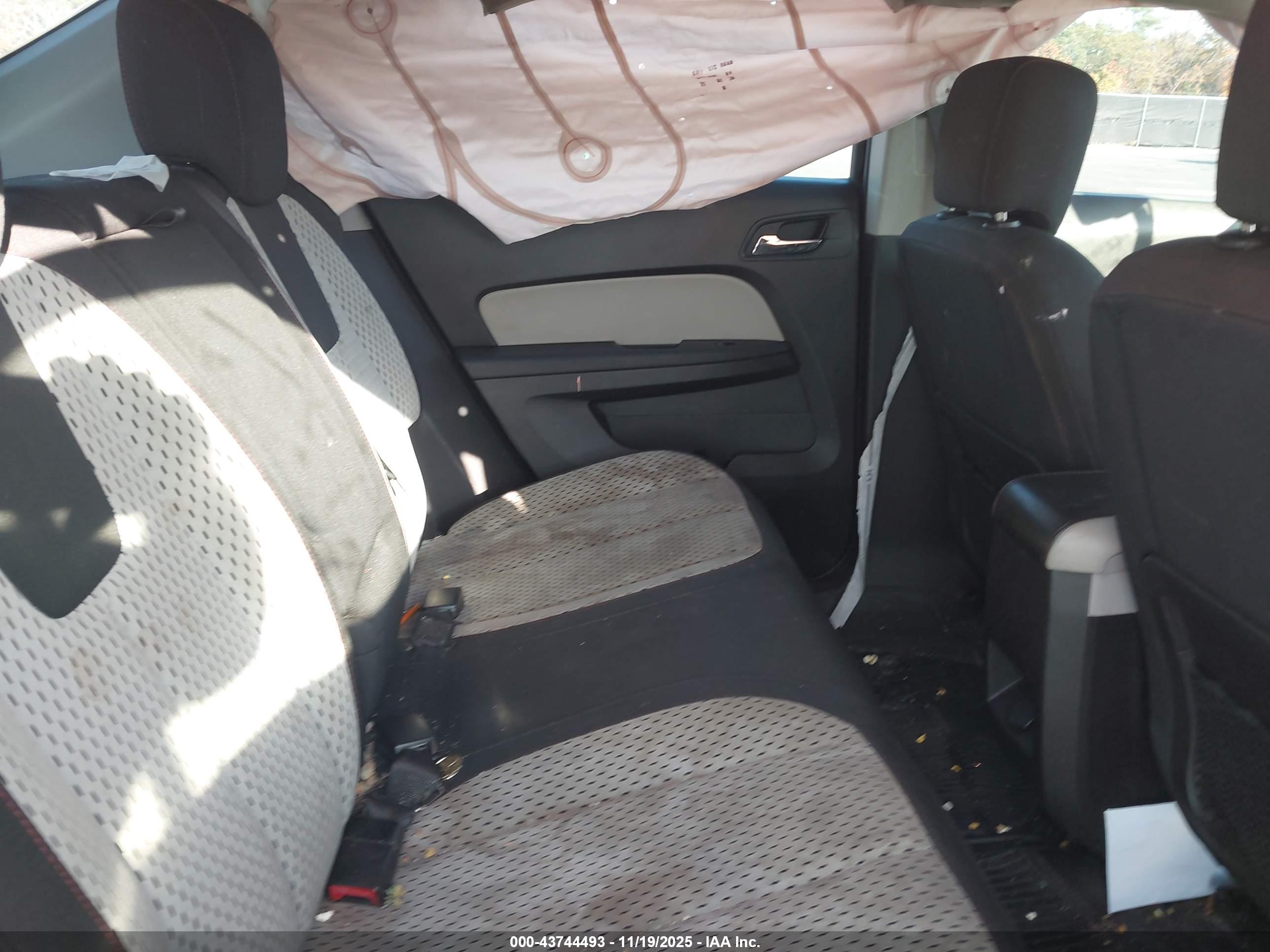 CHEVROLET EQUINOX image 8