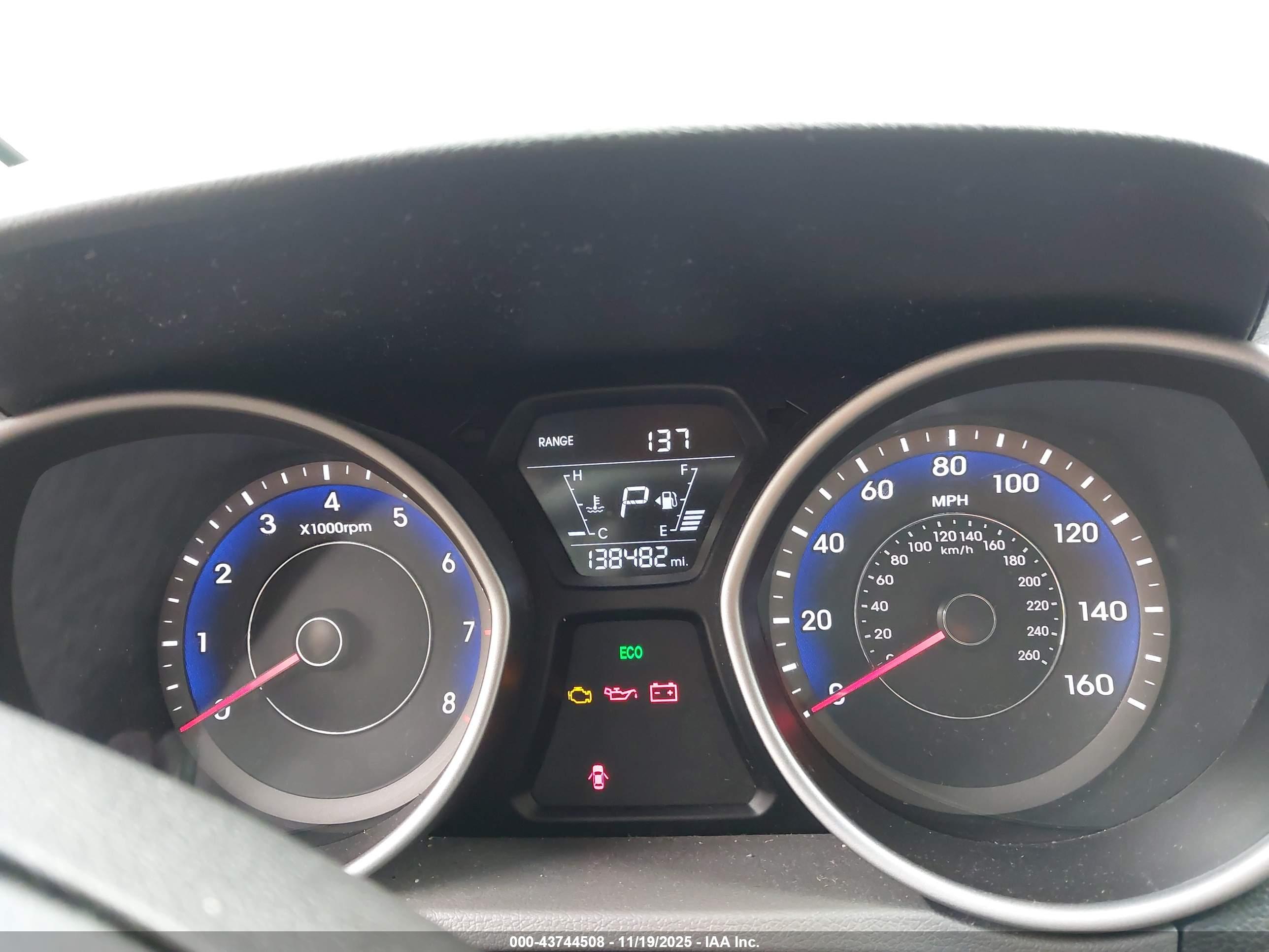 HYUNDAI ELANTRA image 7