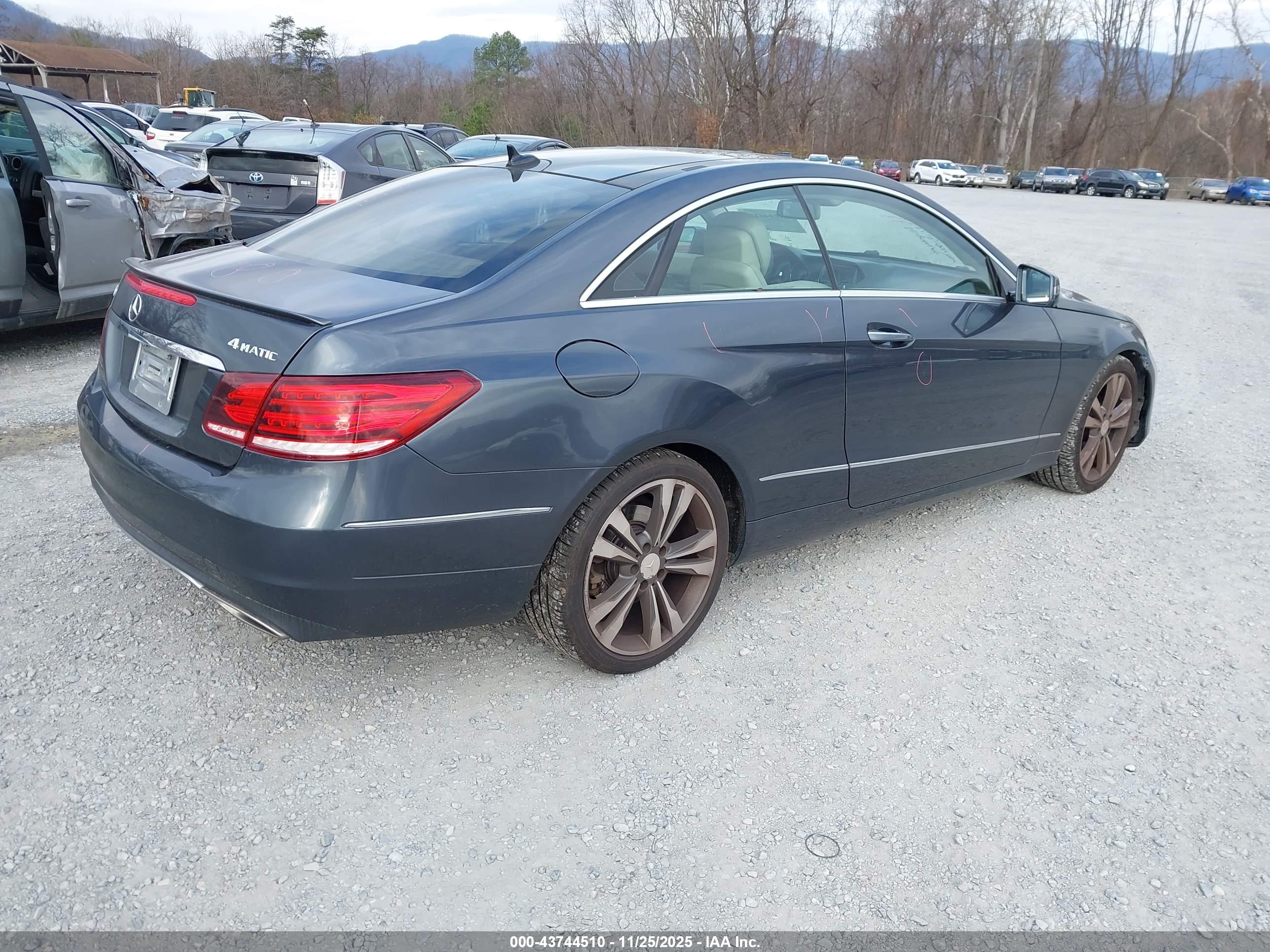MERCEDES-BENZ E image 4