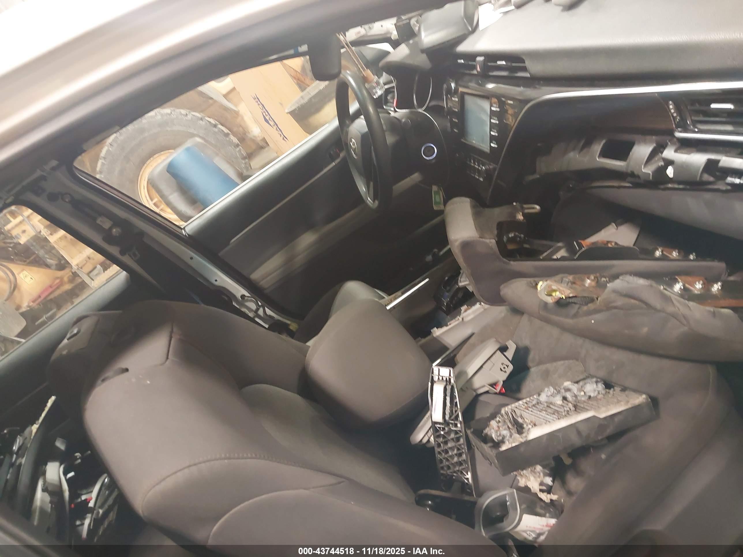 TOYOTA CAMRY image 5