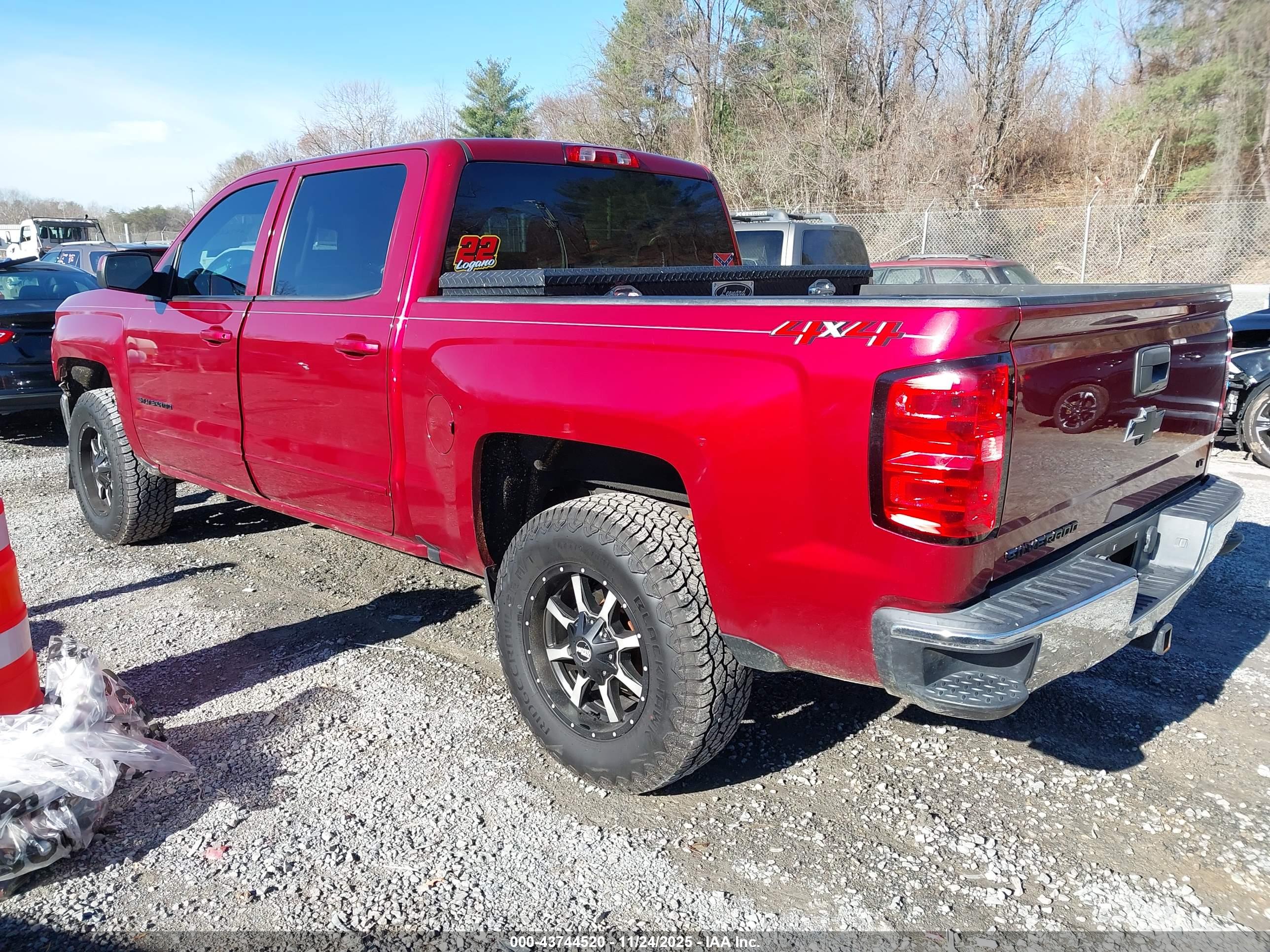 CHEVROLET SILVERADO image 3