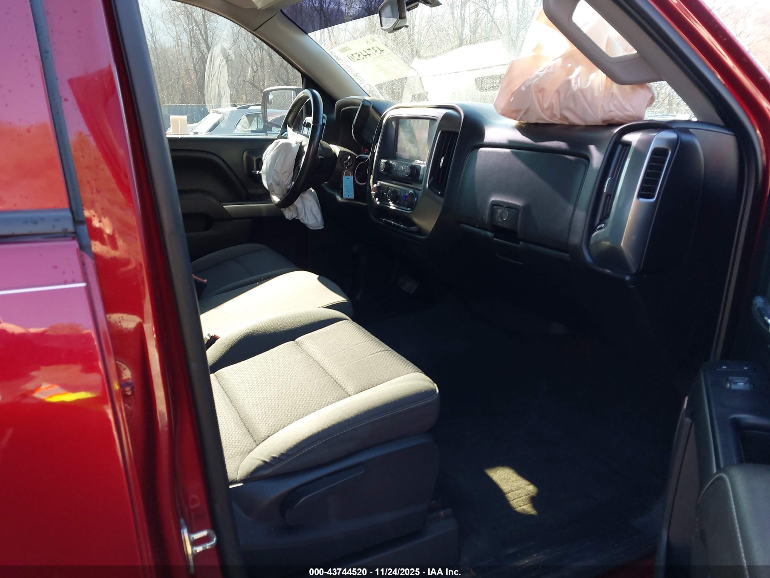 CHEVROLET SILVERADO image 5