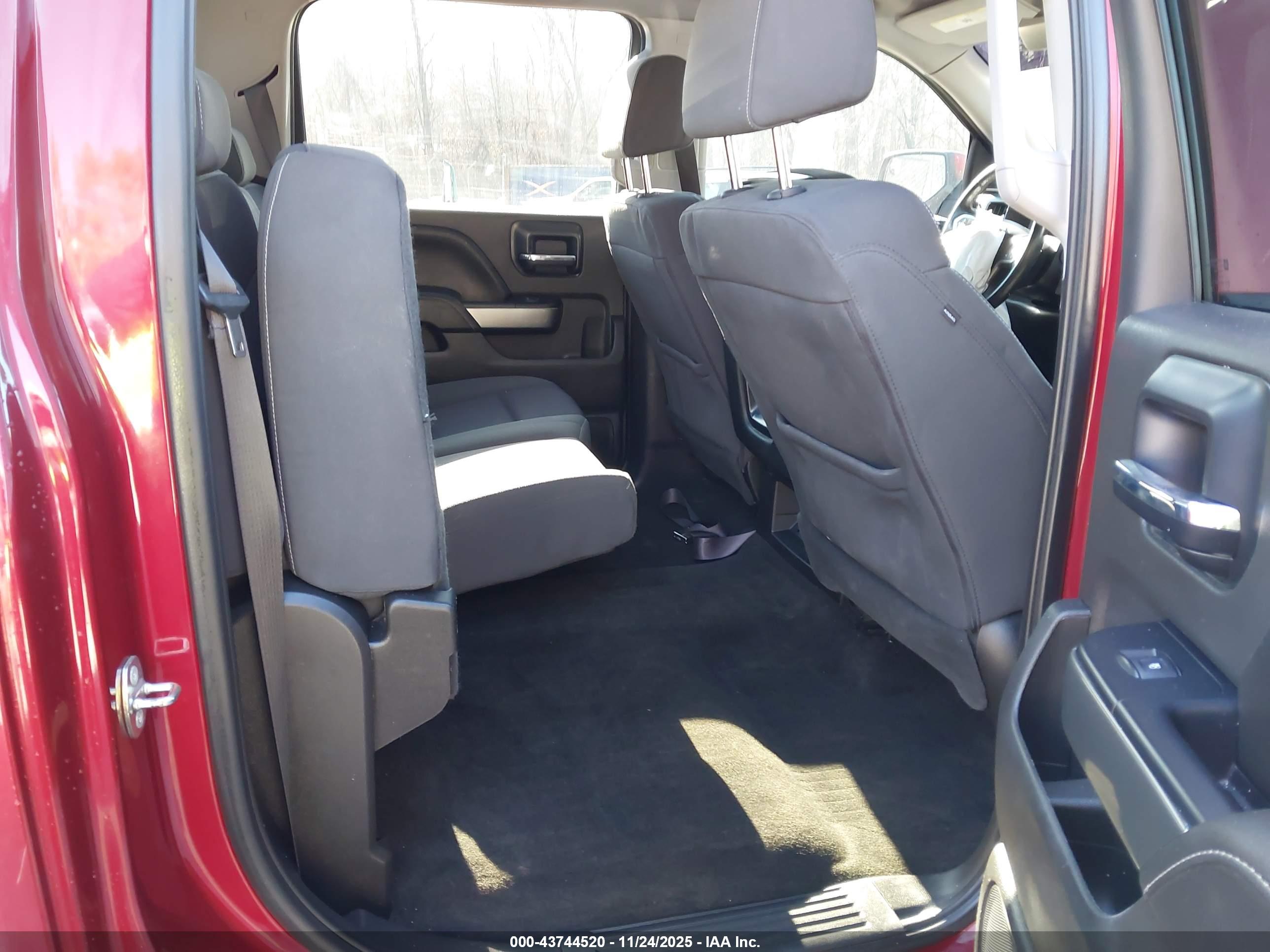 CHEVROLET SILVERADO image 8