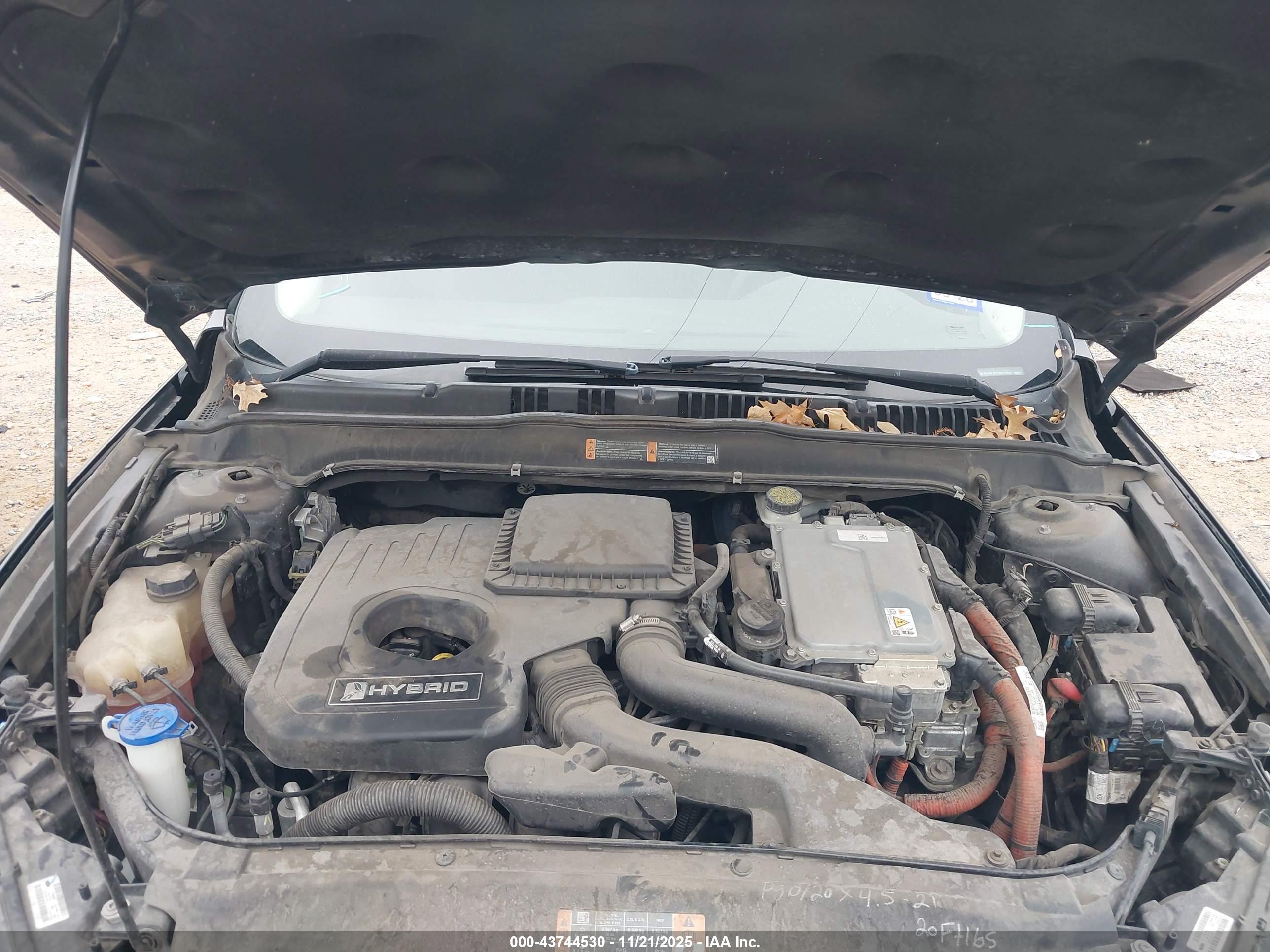 FORD FUSION image 10