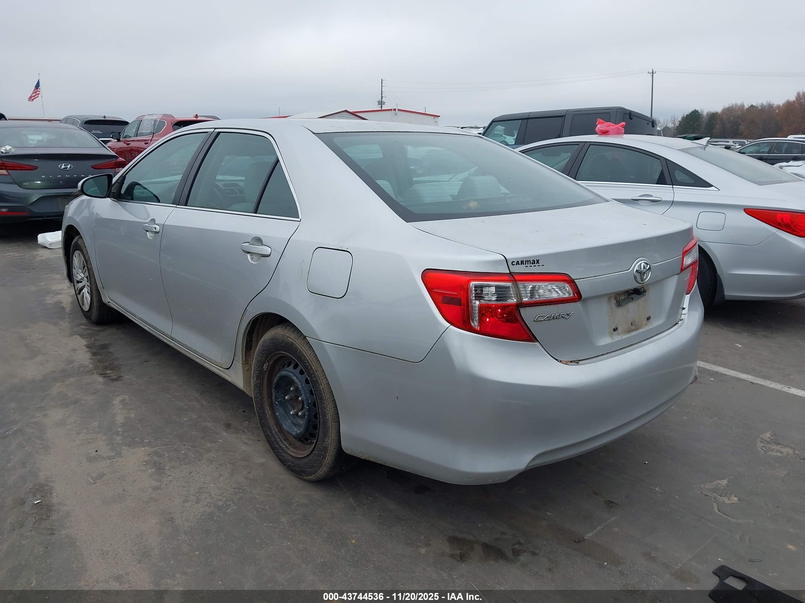TOYOTA CAMRY image 3