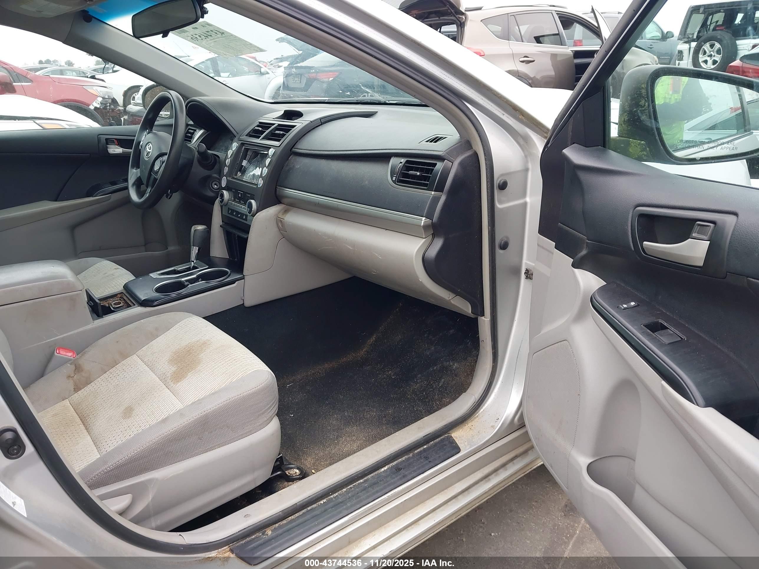 TOYOTA CAMRY image 5