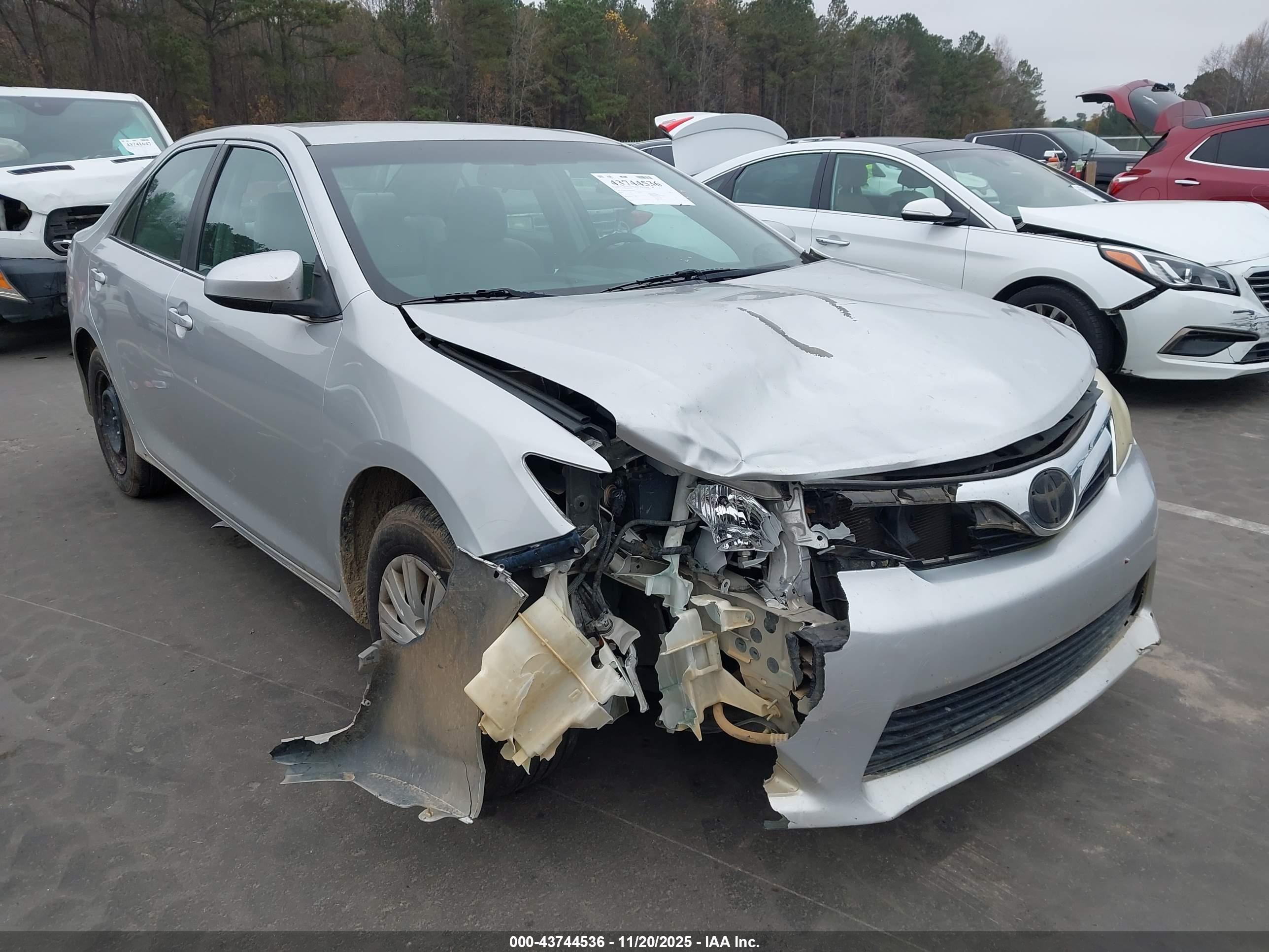 TOYOTA CAMRY image 6