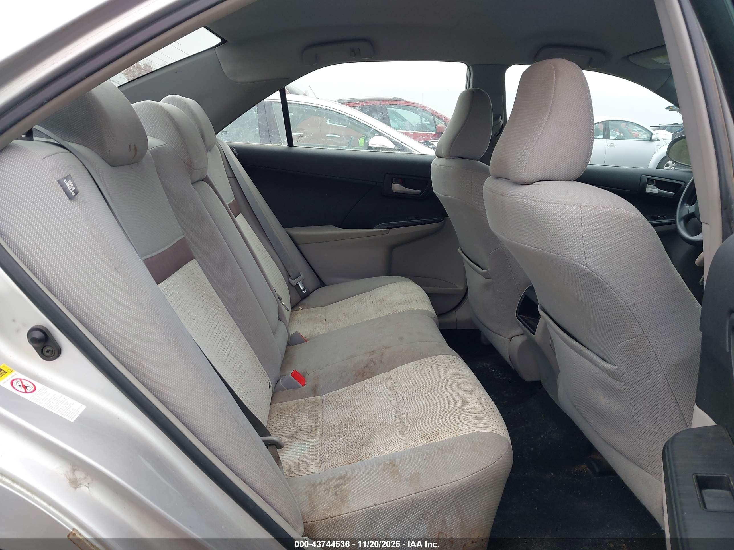 TOYOTA CAMRY image 8