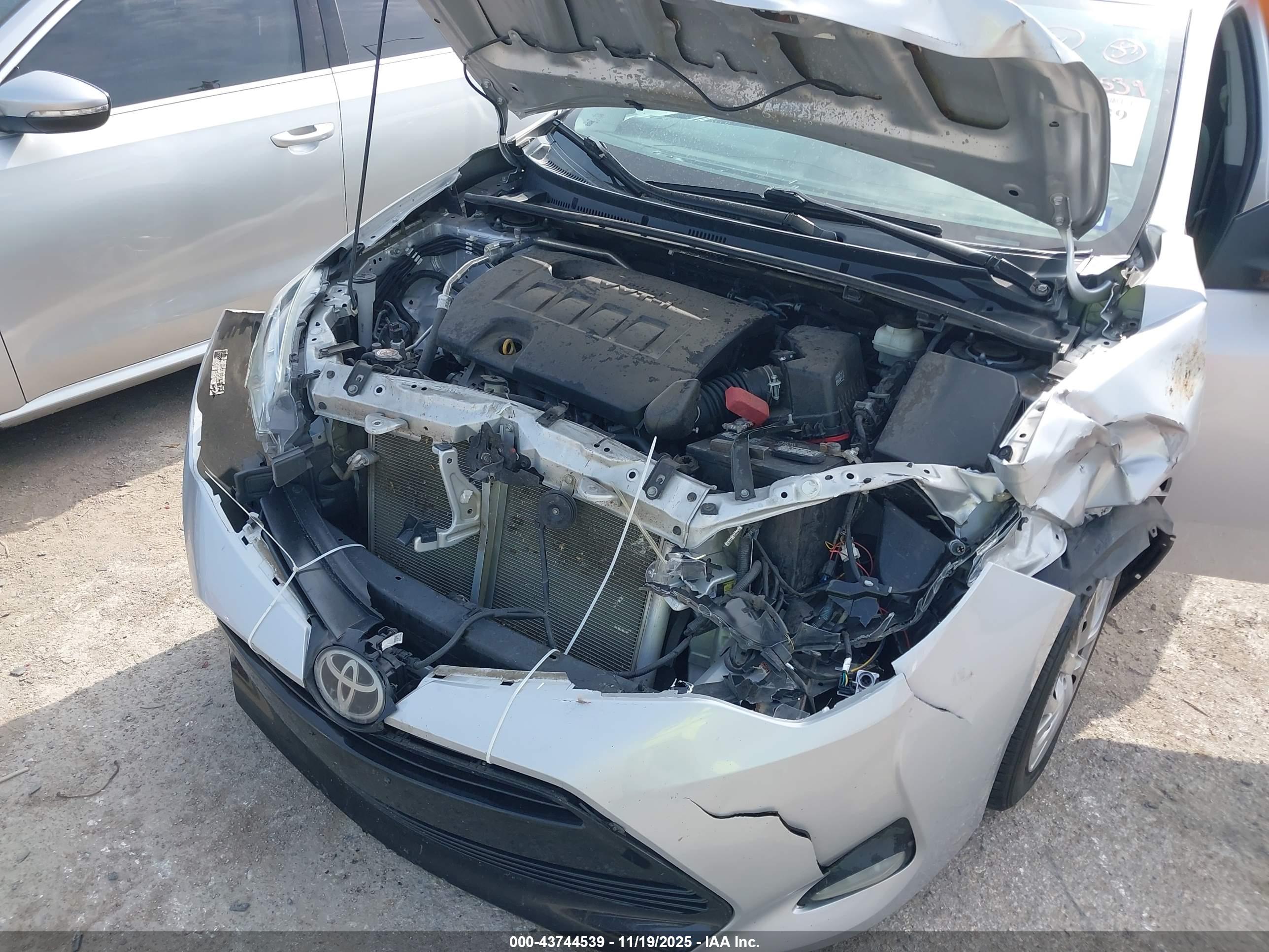 TOYOTA COROLLA image 6
