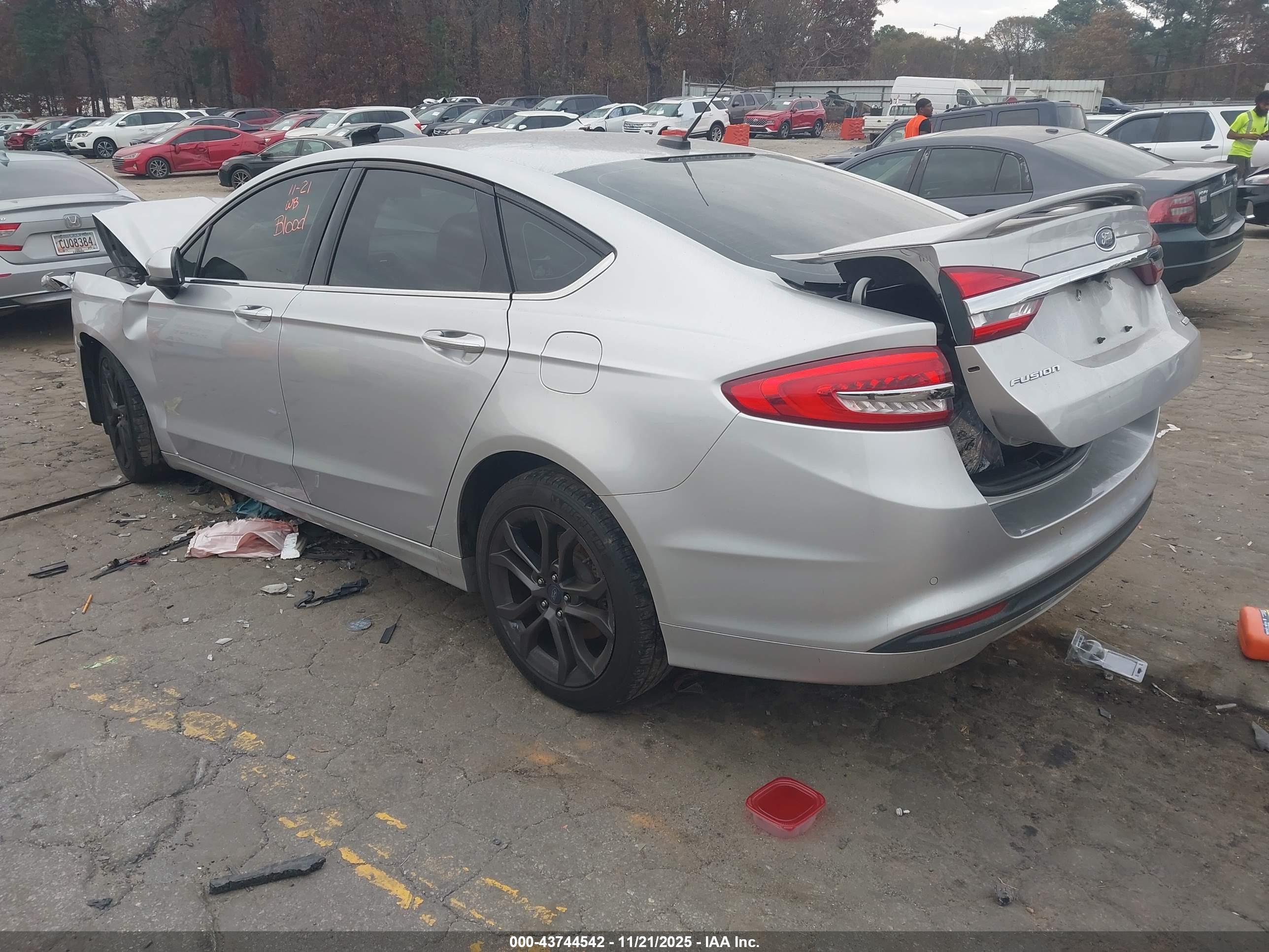 FORD FUSION image 3