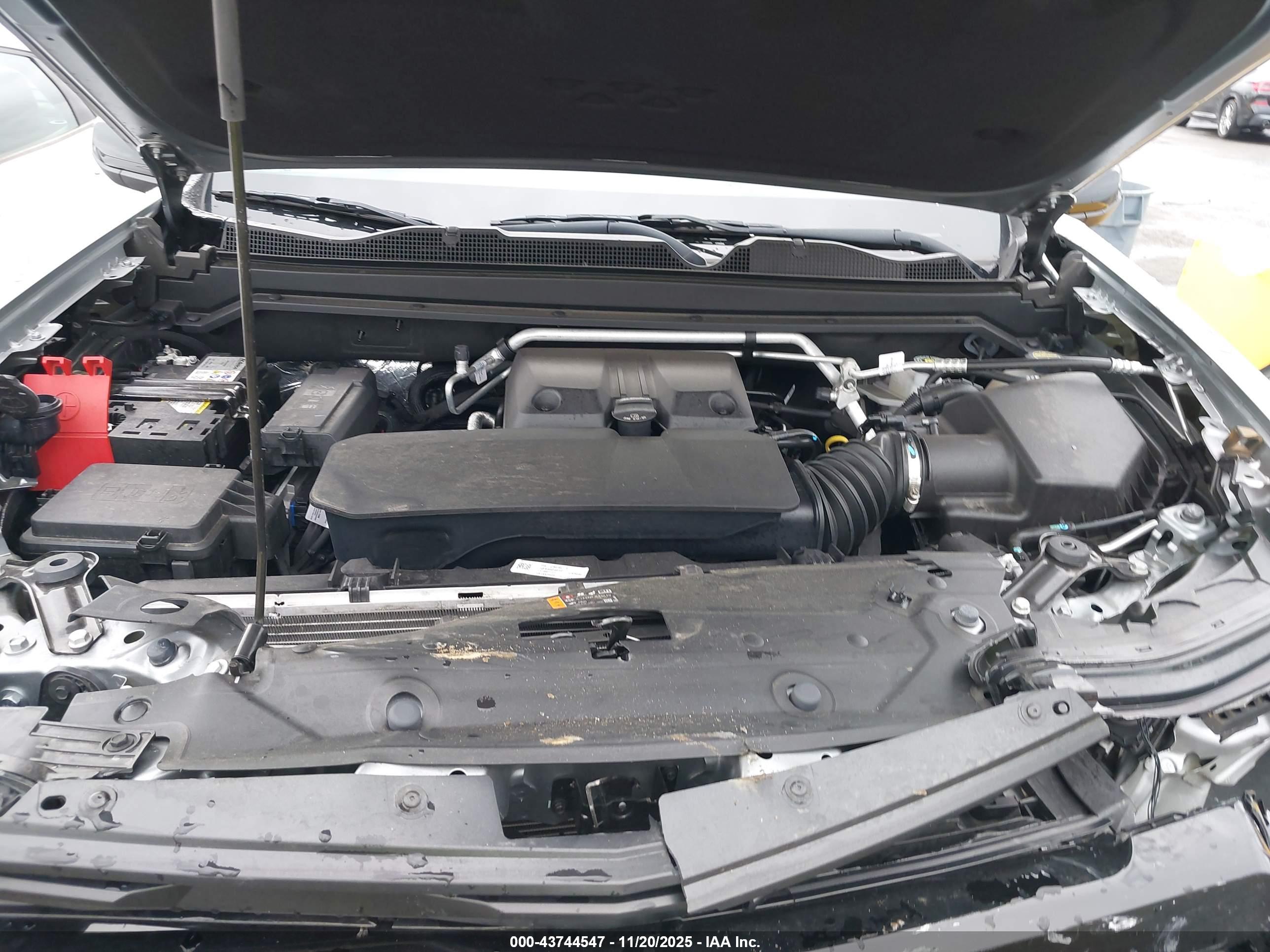 CHEVROLET COLORADO image 10