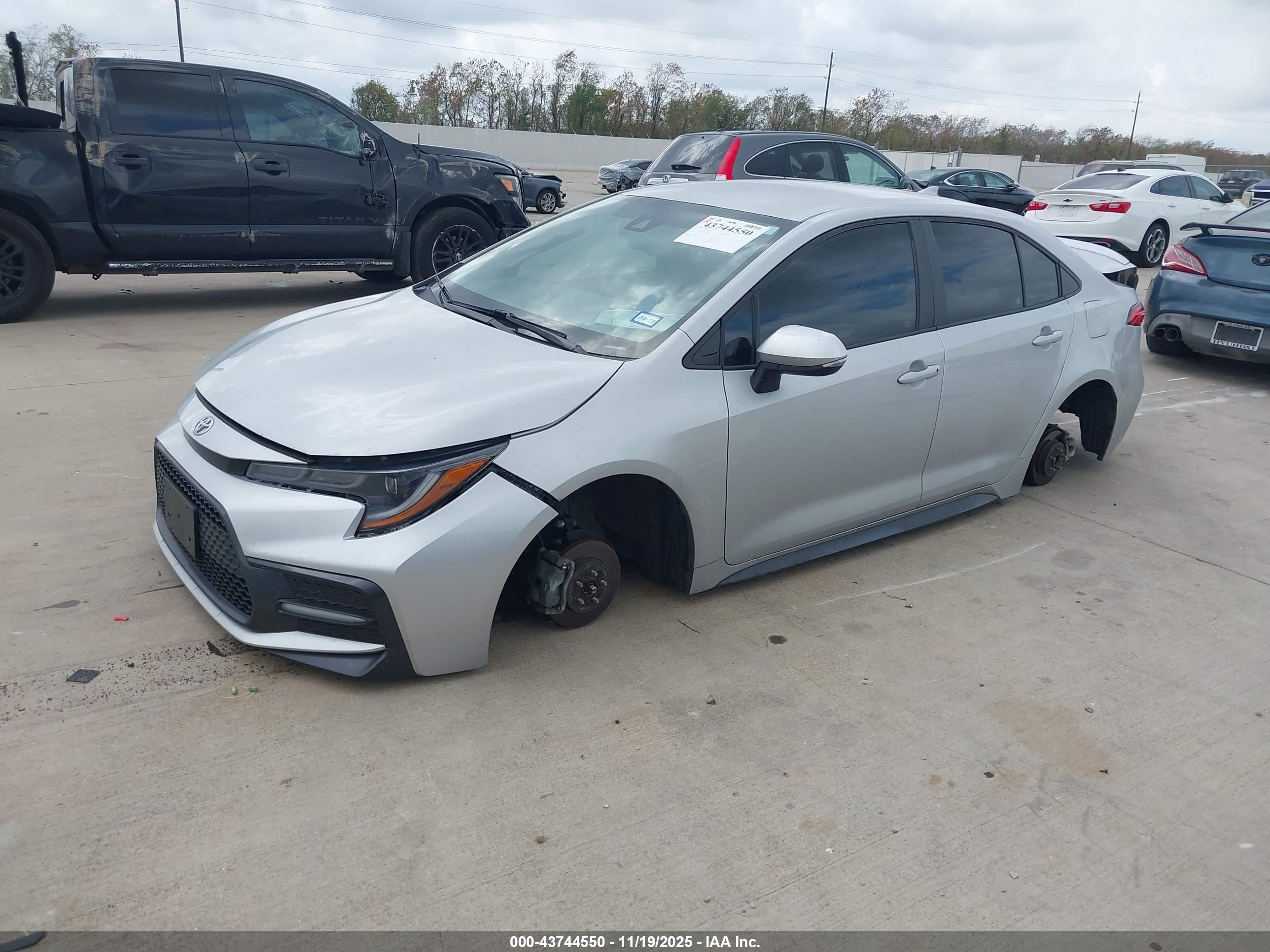 TOYOTA COROLLA image 2